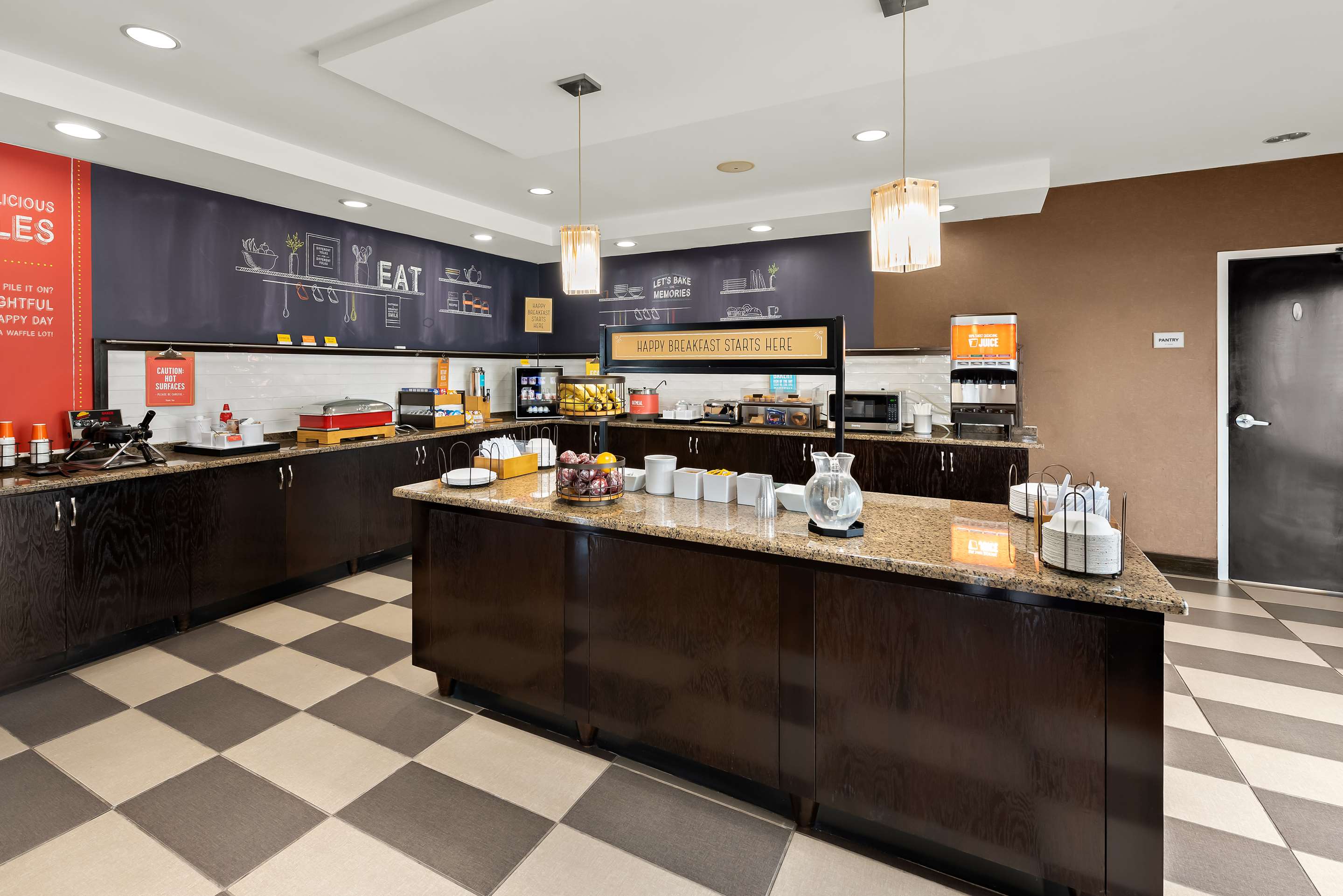 Breakfast Area | Hampton Inn Lancaster