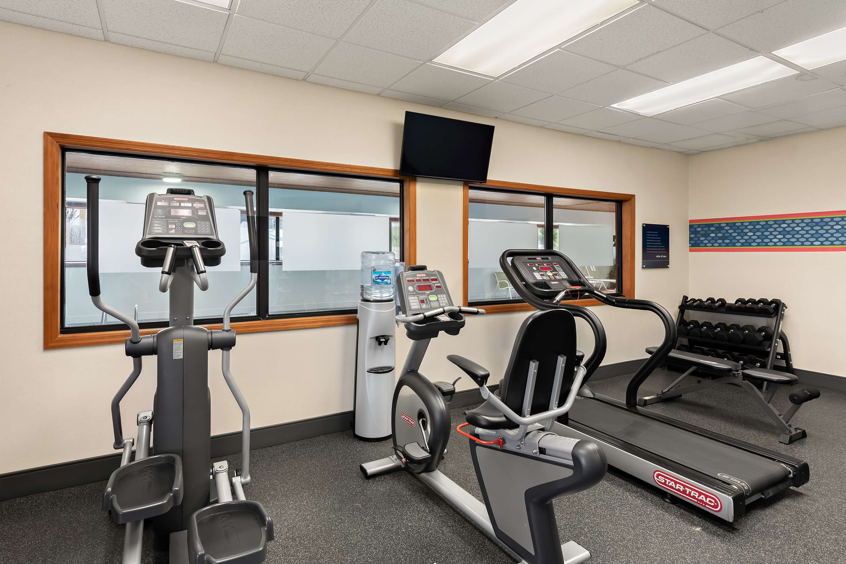 Health club fitness center gym | Hampton Inn Lancaster