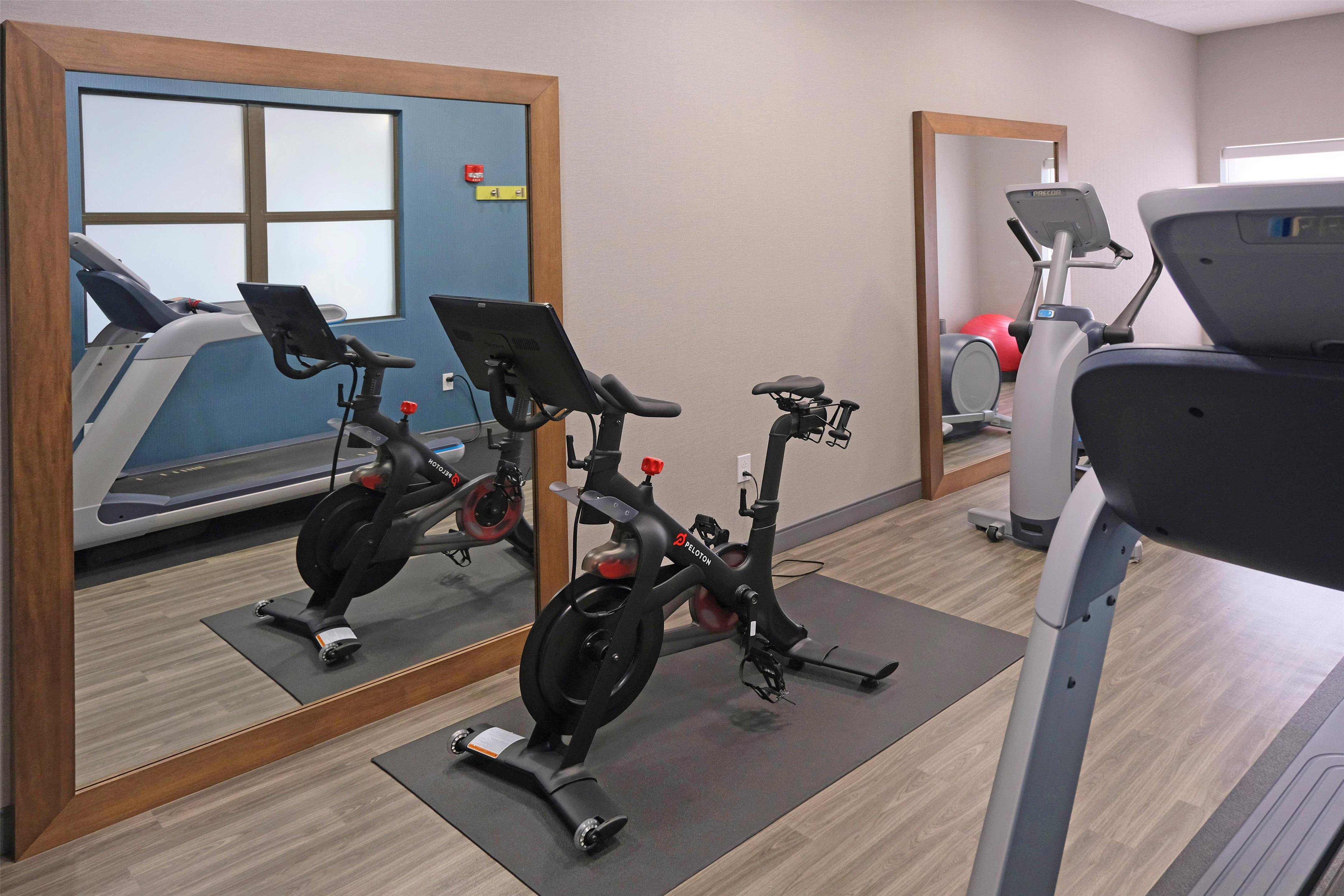 Health club fitness center gym | Hampton Inn Lima