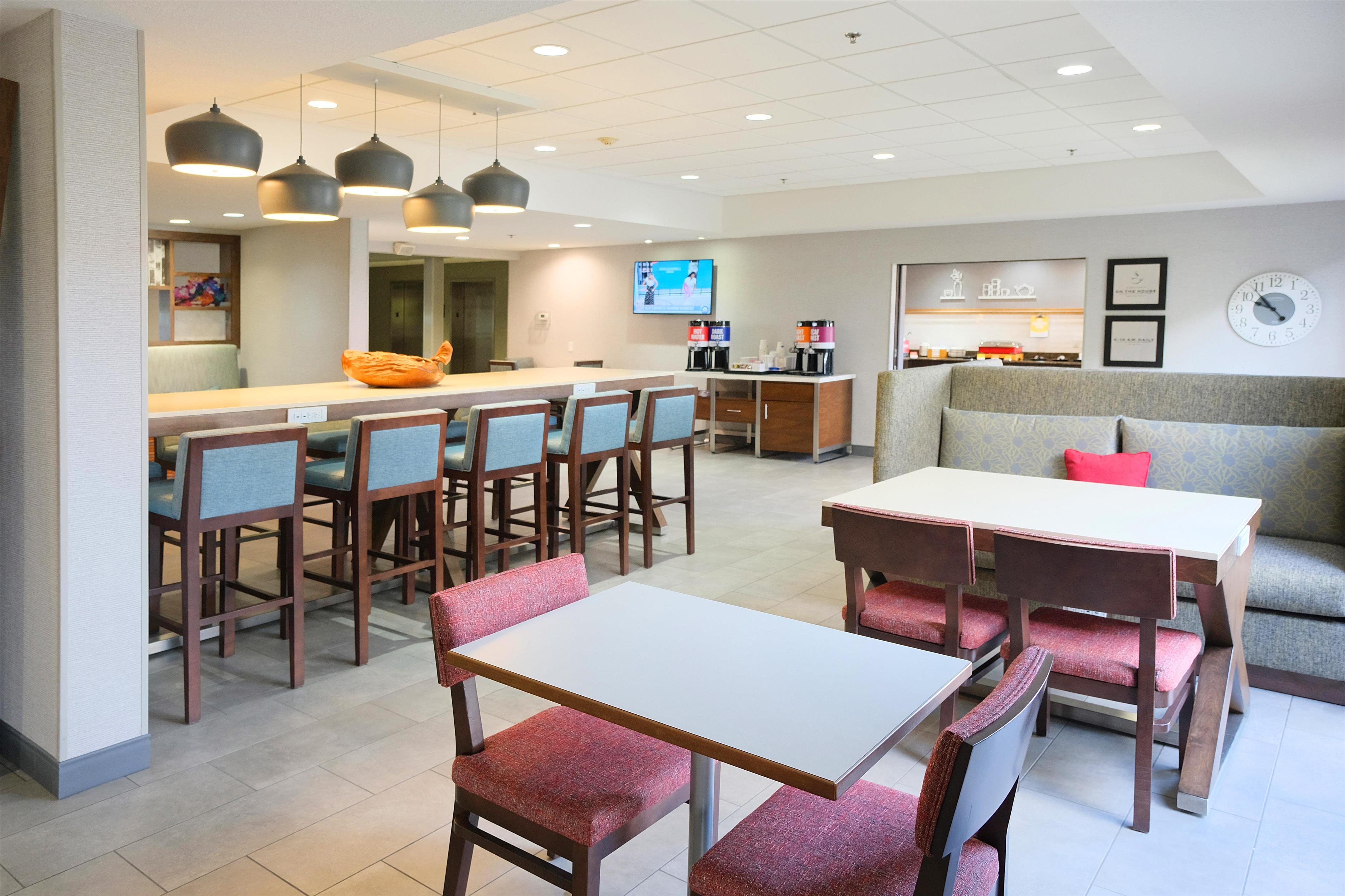Lobby | Hampton Inn Lima
