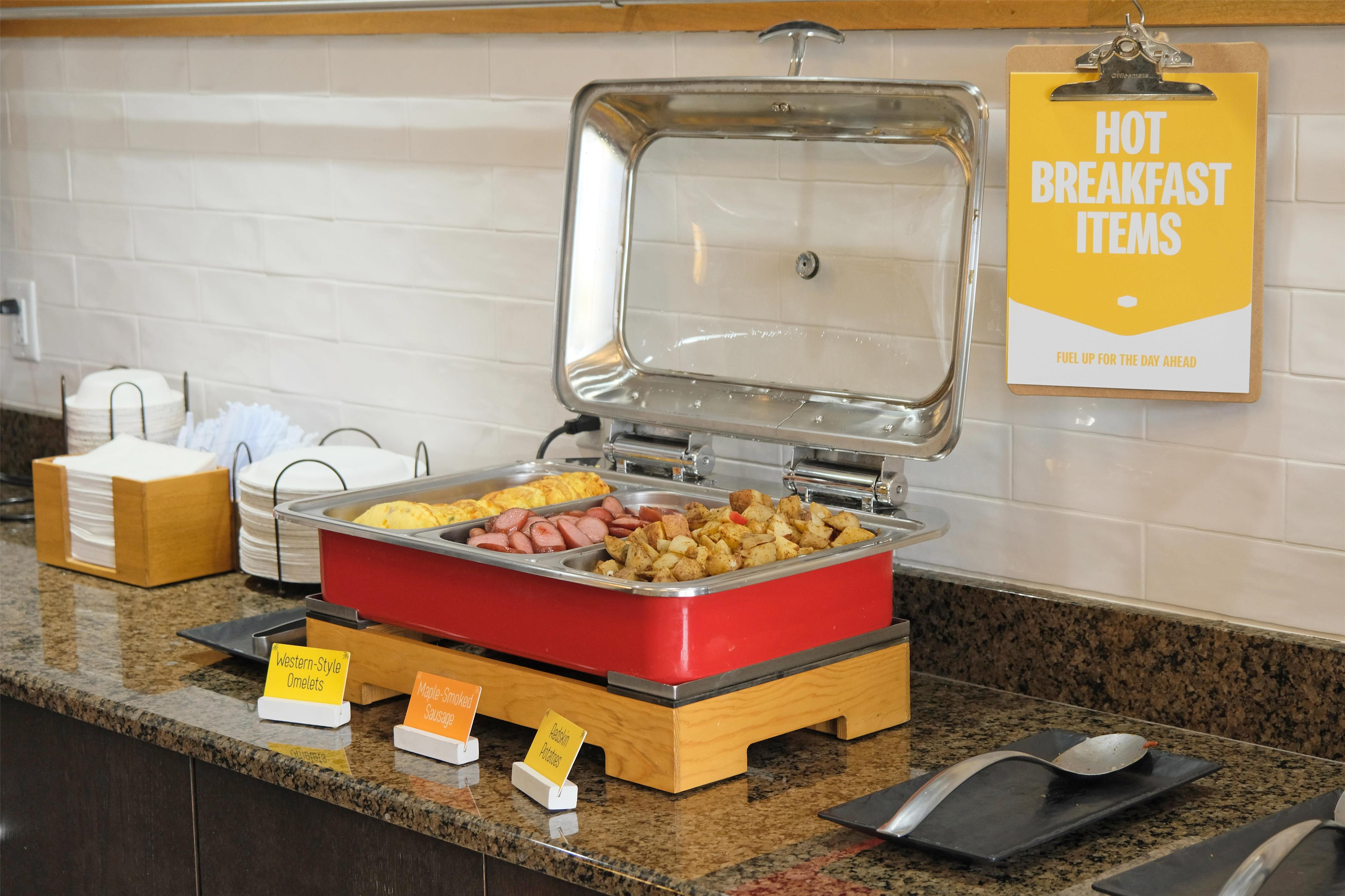 Breakfast Area | Hampton Inn Lima