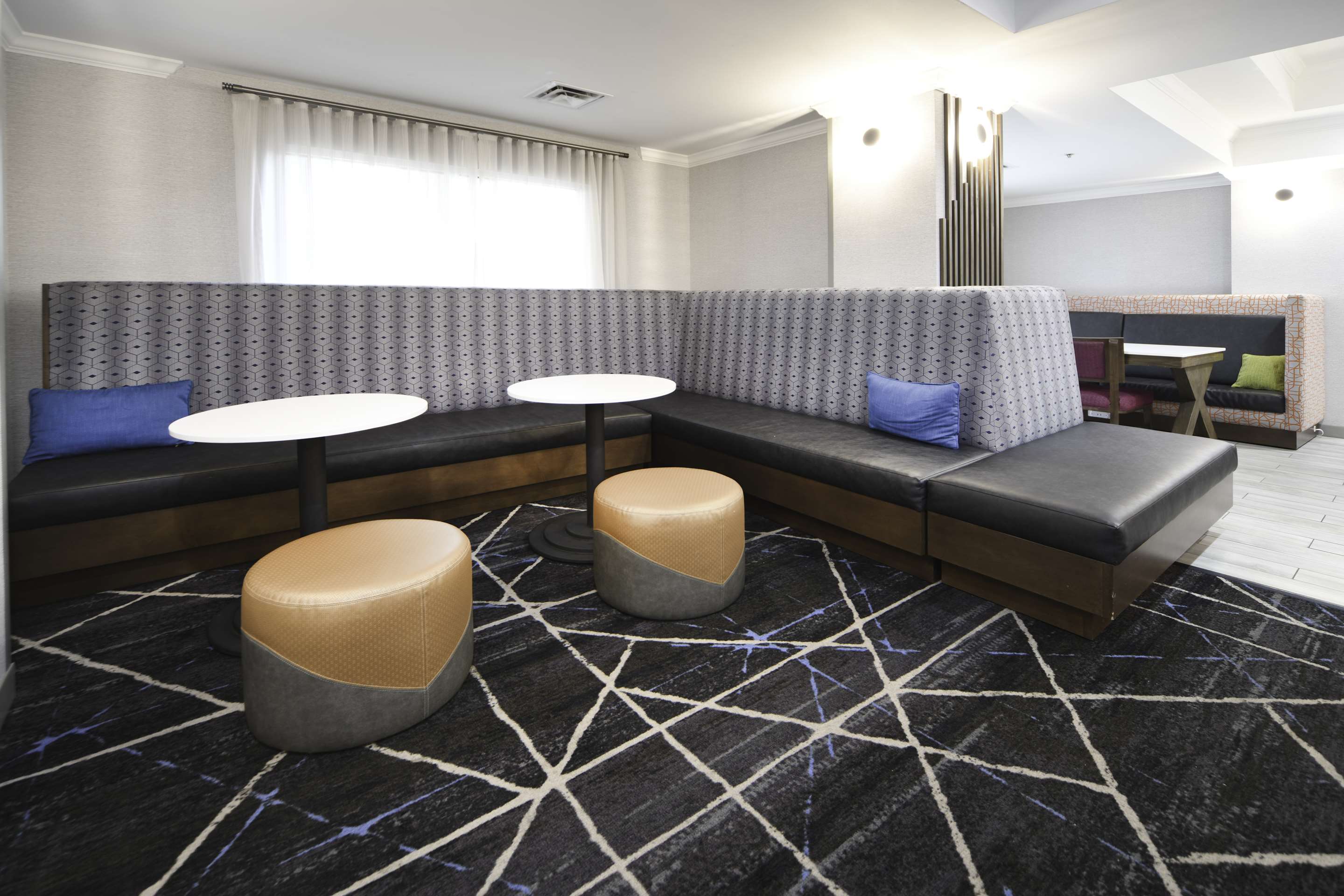 Lobby | Hampton Inn Bryant