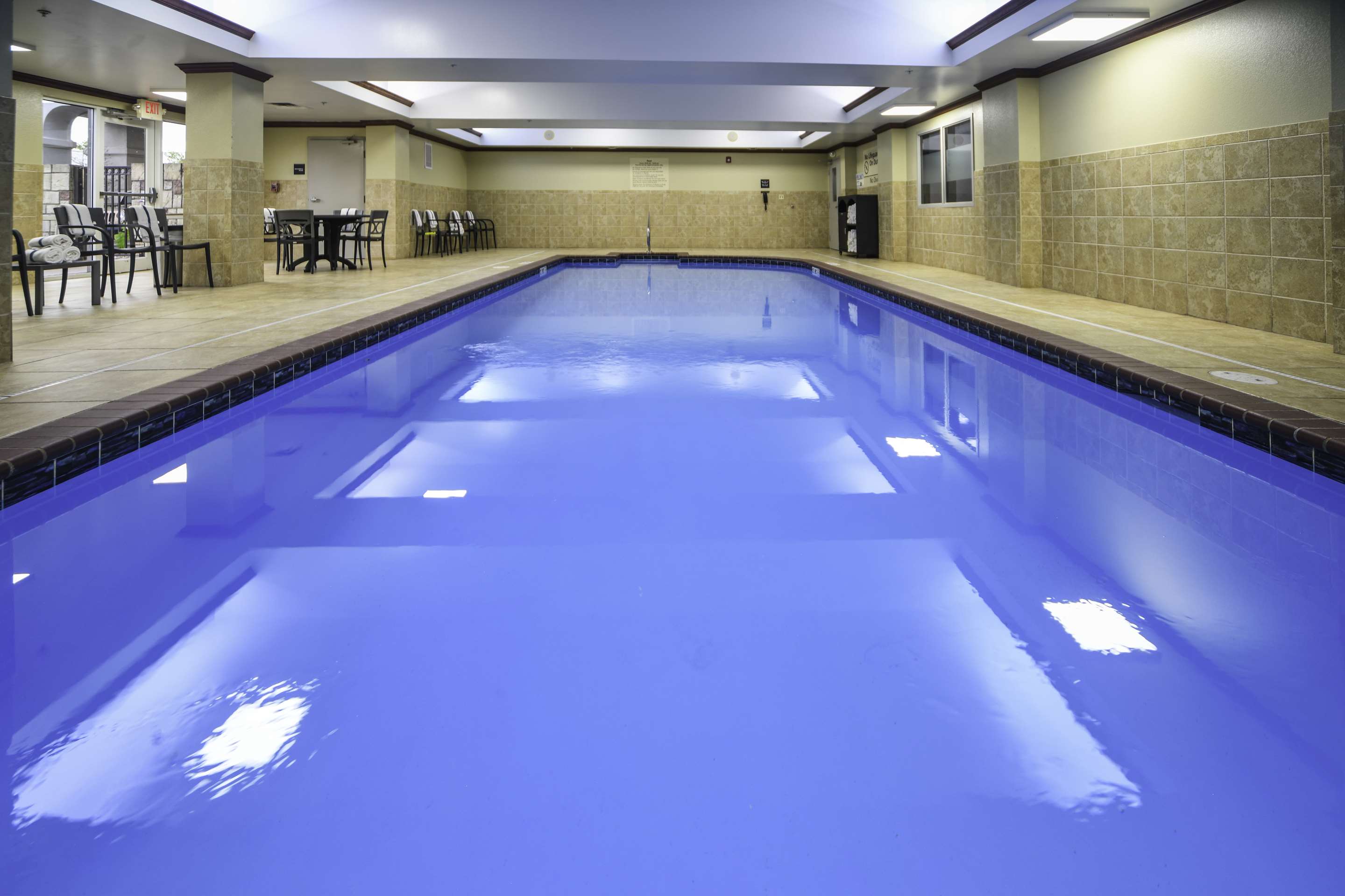 Pool | Hampton Inn Bryant