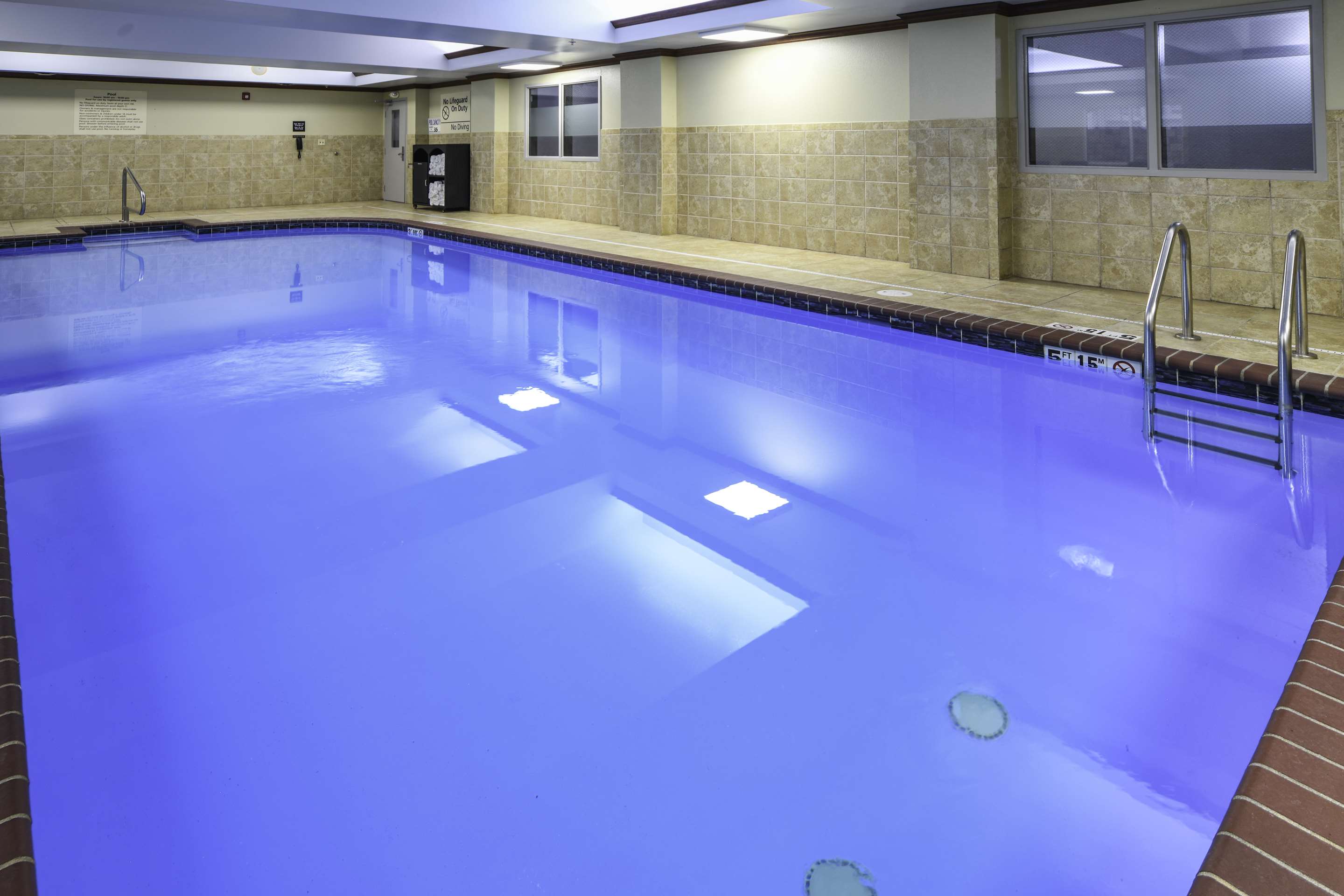 Pool | Hampton Inn Bryant