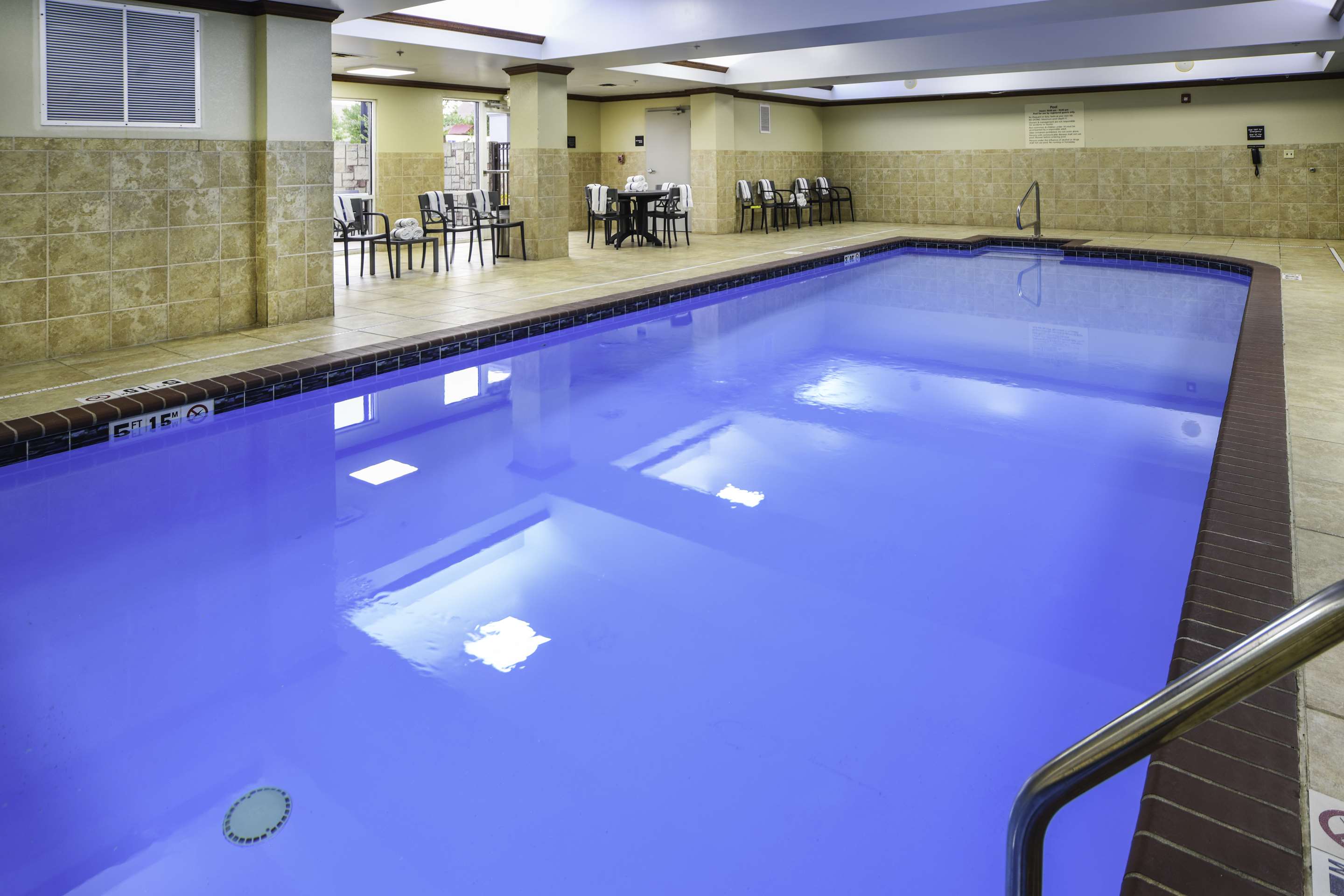 Pool | Hampton Inn Bryant