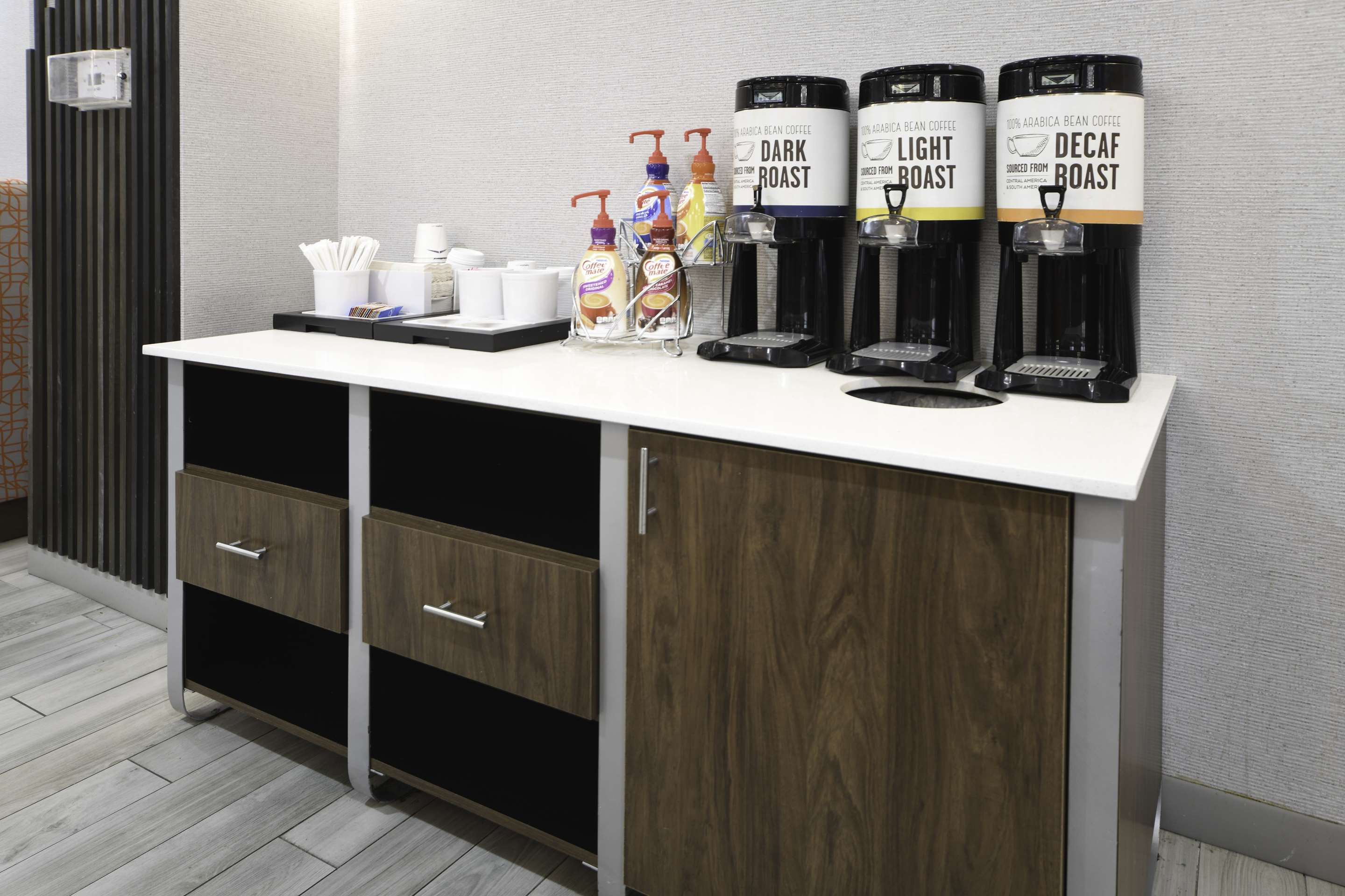Restaurant | Hampton Inn Bryant