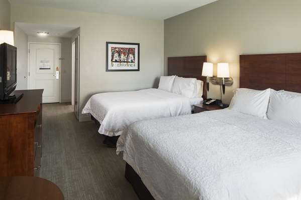  - Hampton Inn & Suites Little Rock - I-30, Exits 140 & 140A