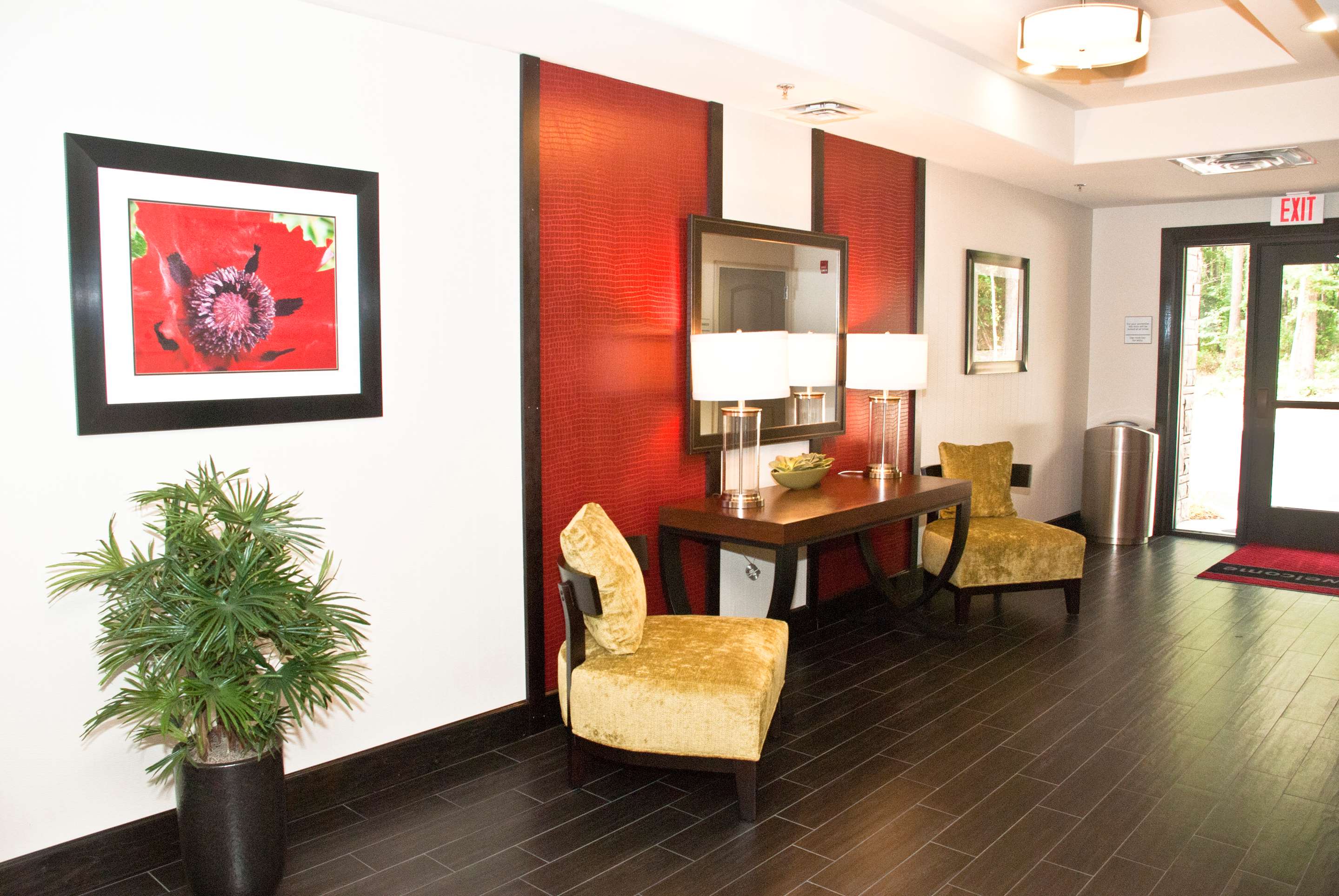 Reception | Hampton Inn Maumelle AR