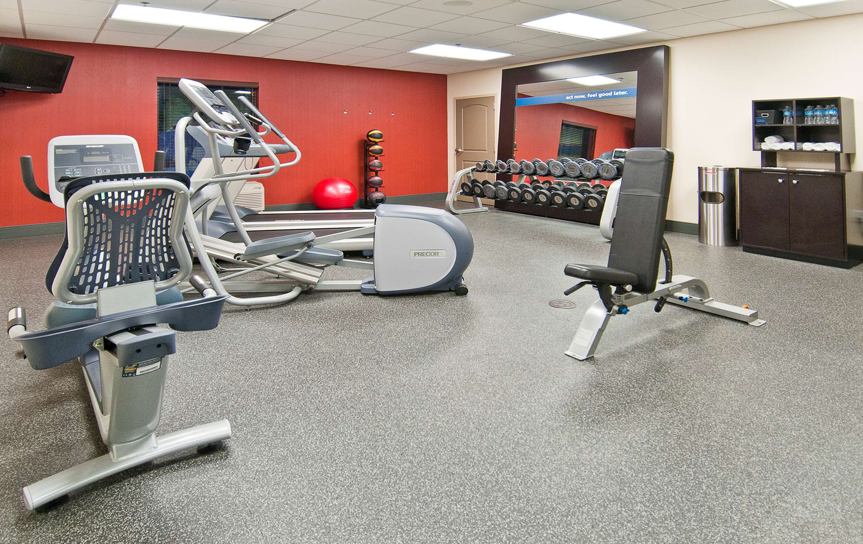 Health club fitness center gym | Hampton Inn Maumelle AR