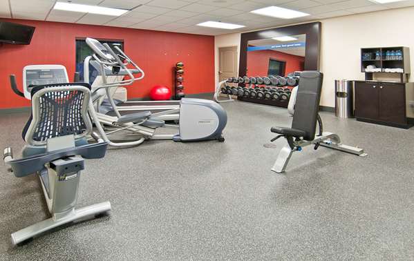 Fitness/ Exercise Room - Hampton Inn Maumelle