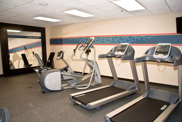Fitness/ Exercise Room - Hampton Inn Maumelle