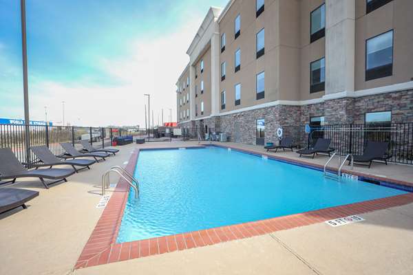 Pool - Hampton Inn & Suites Bay City