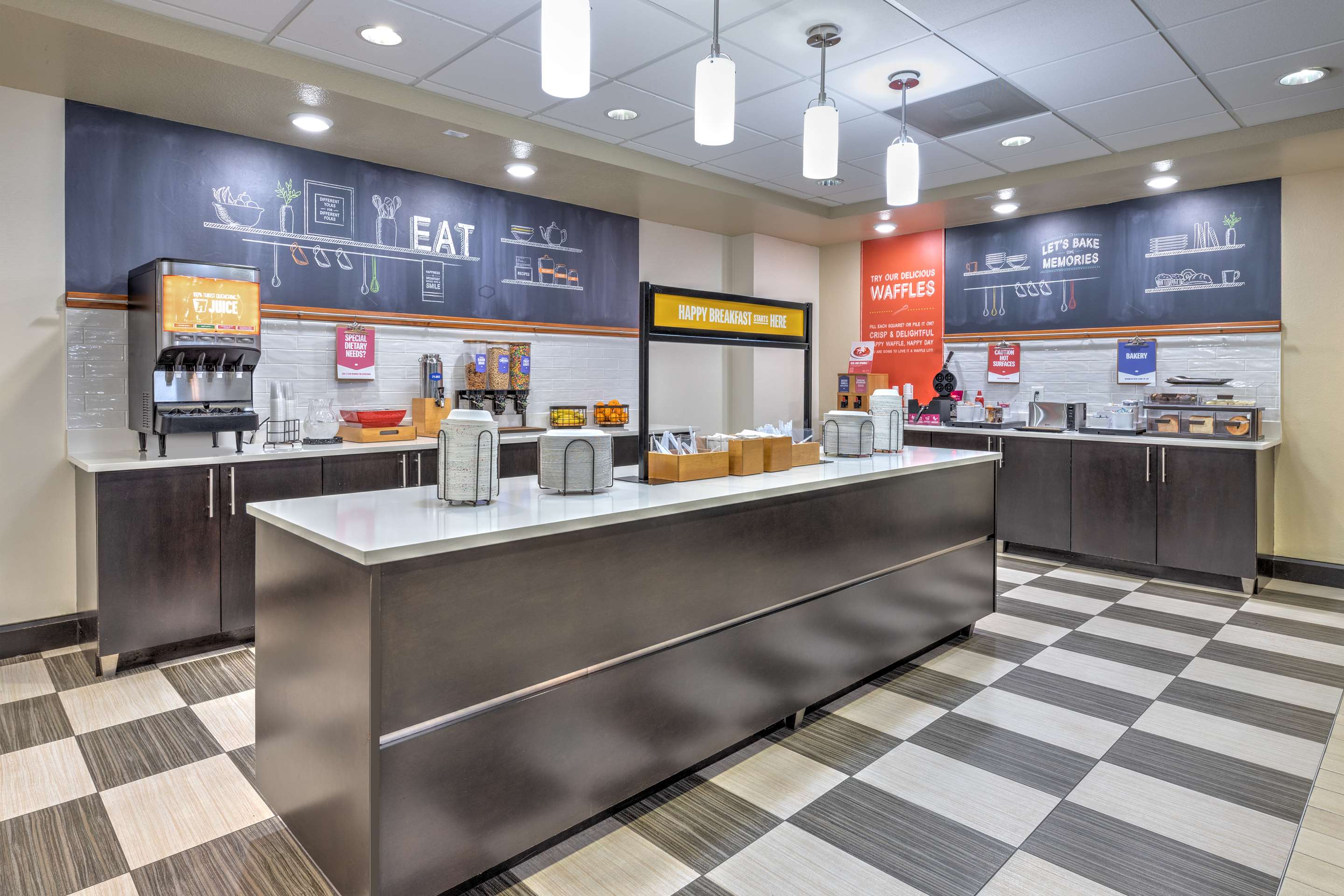 Breakfast Area | Hampton Inn & Suites Lake Jackson-Clute