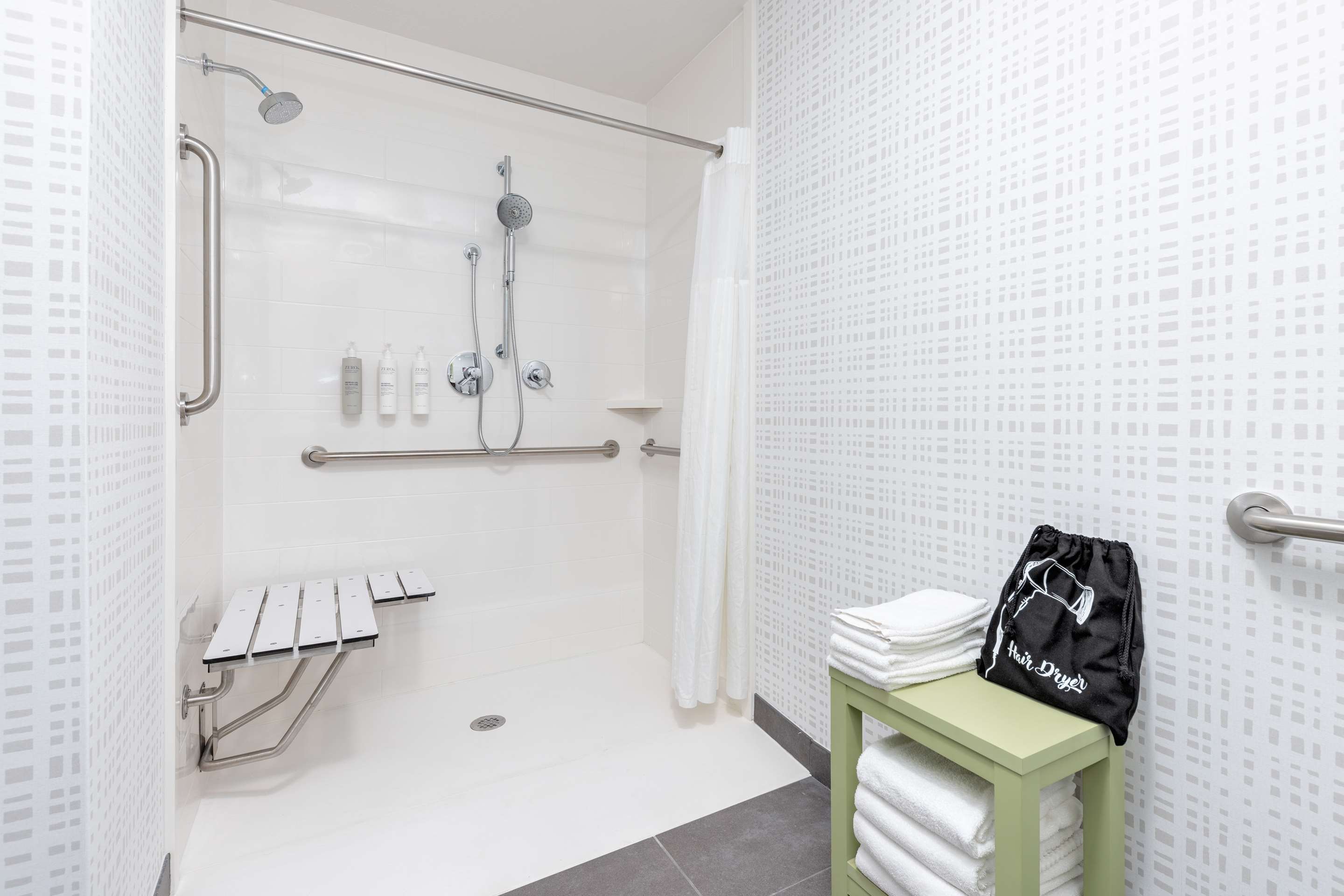 Guest room bath