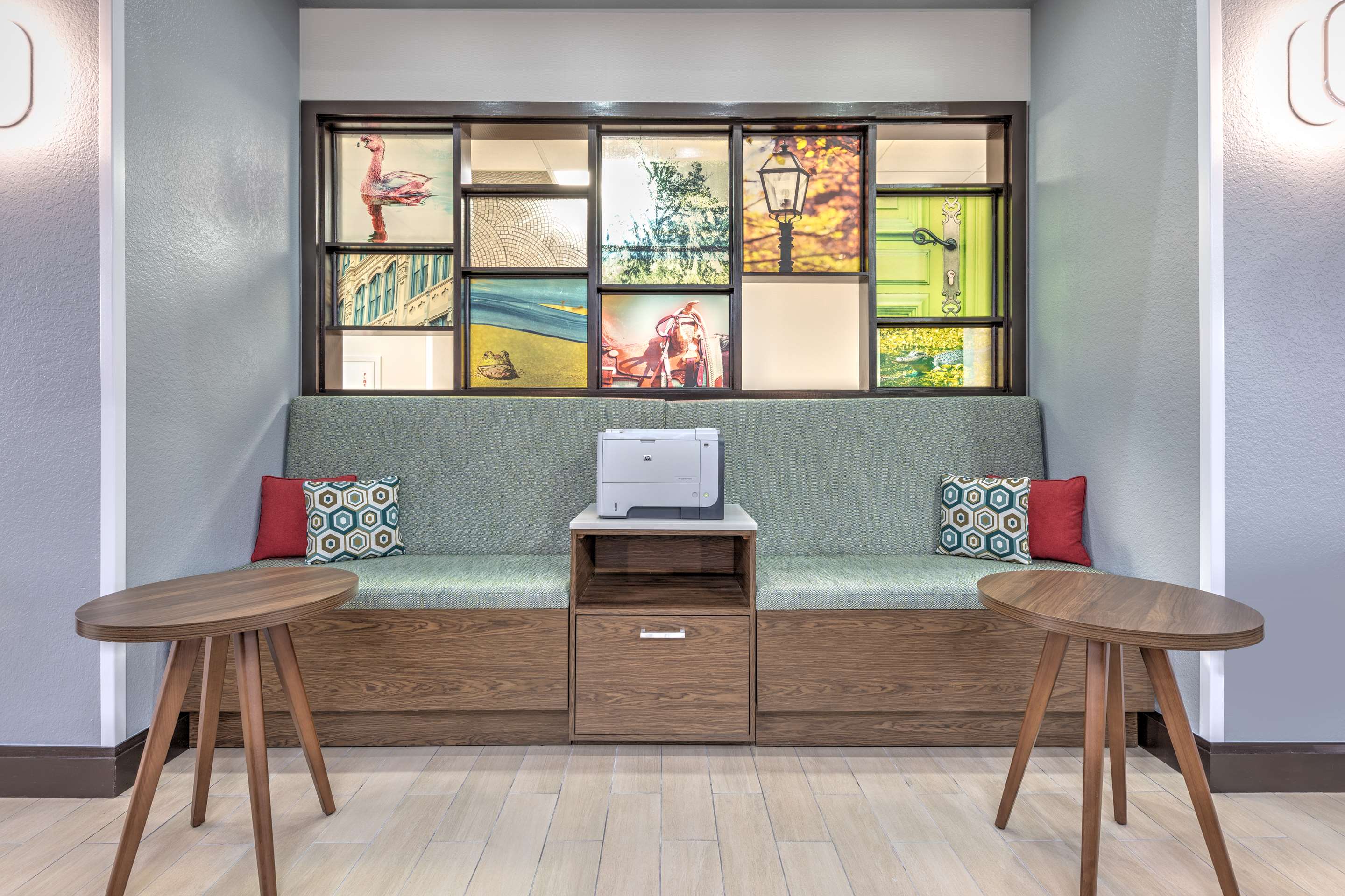 Business Center | Hampton Inn & Suites Lake Jackson-Clute