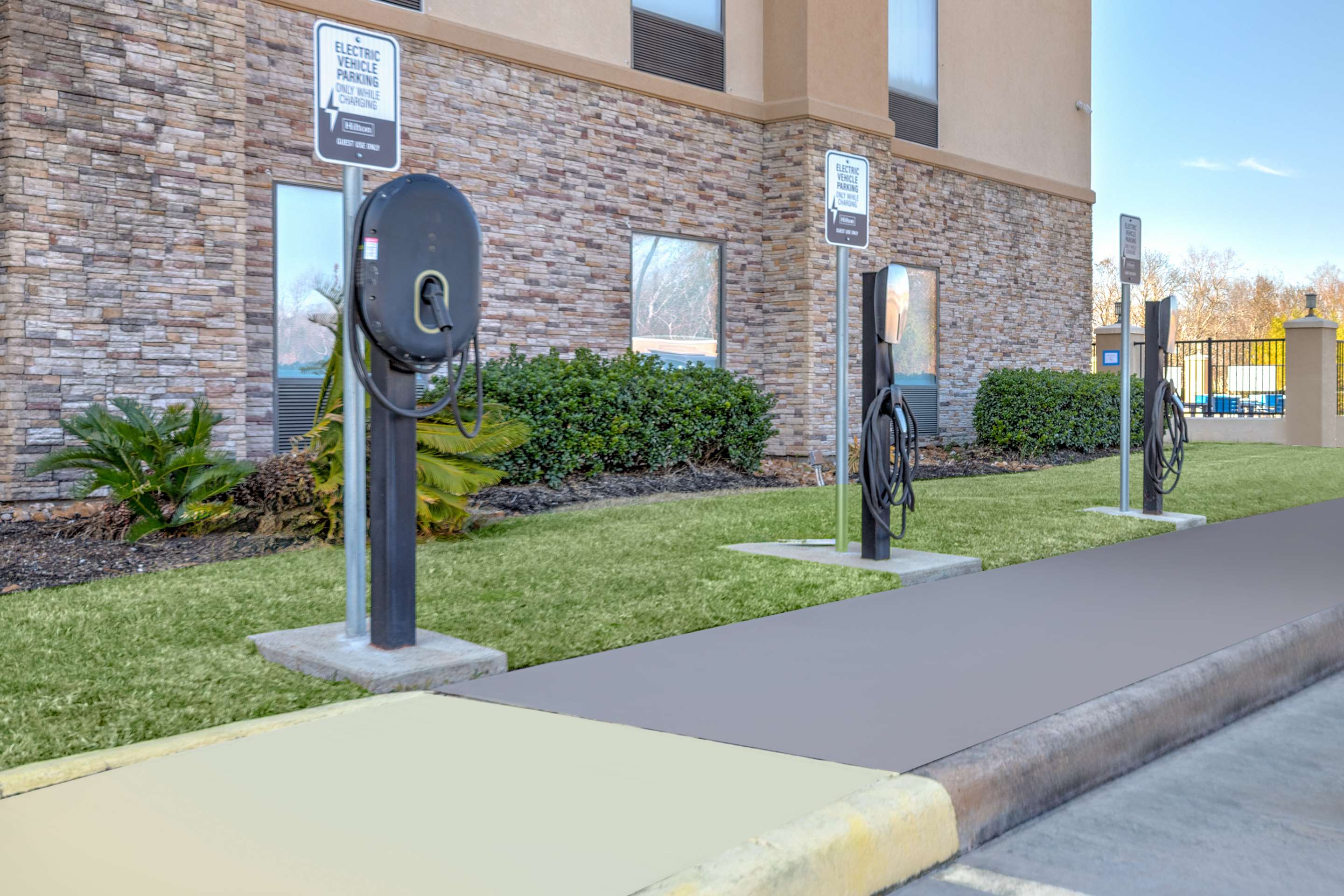 Exterior | Hampton Inn & Suites Lake Jackson-Clute