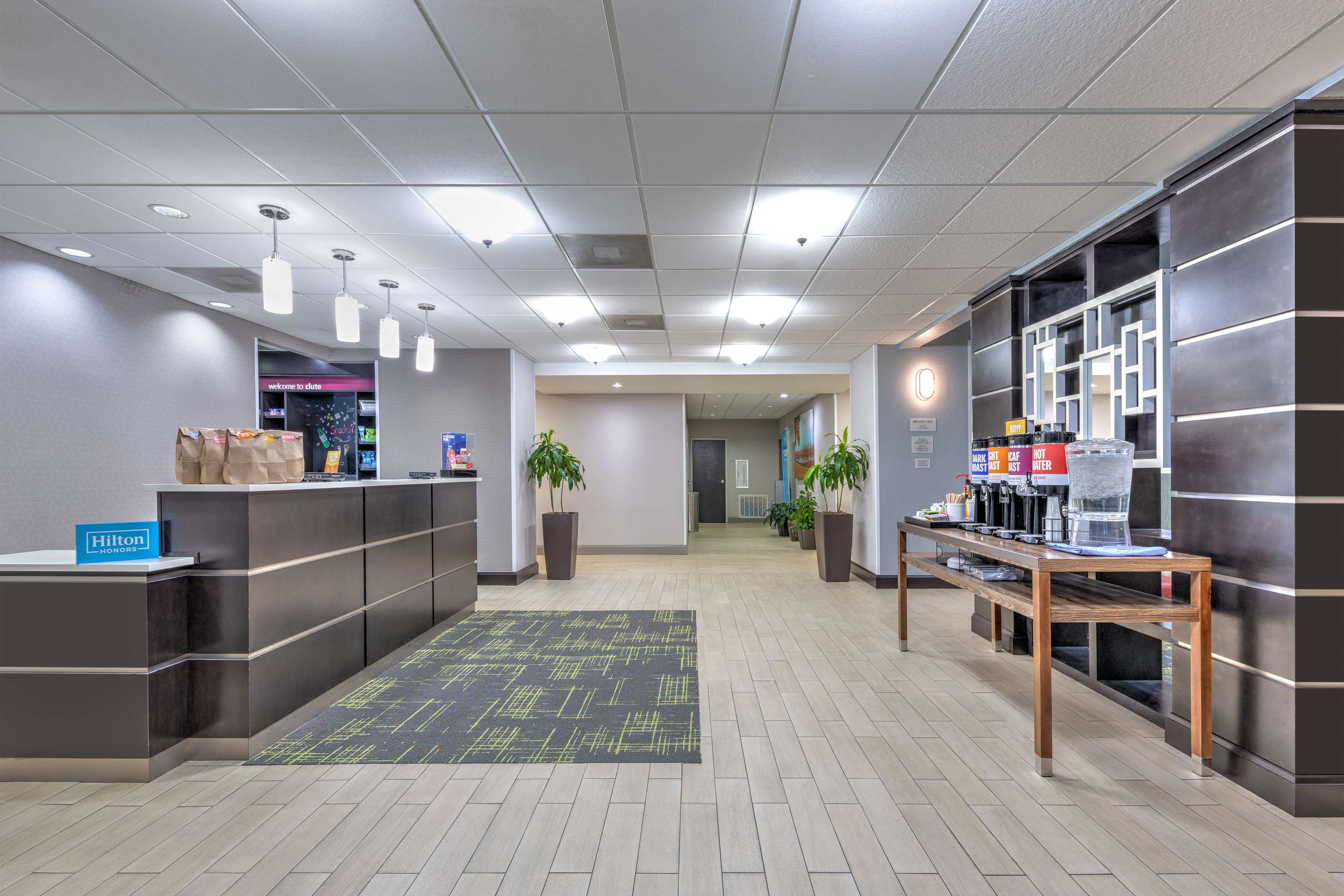 Reception | Hampton Inn & Suites Lake Jackson-Clute