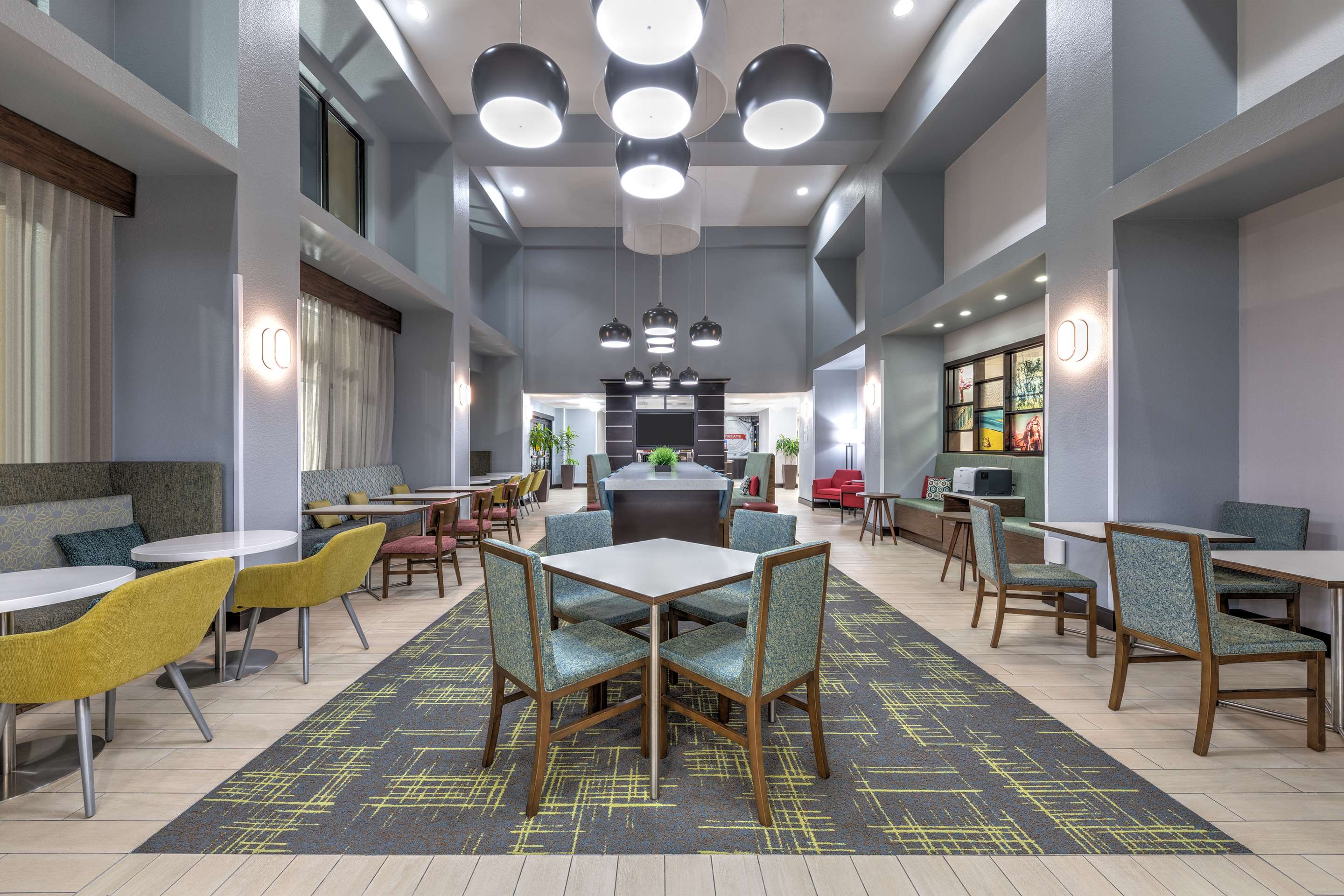 Lobby | Hampton Inn & Suites Lake Jackson-Clute