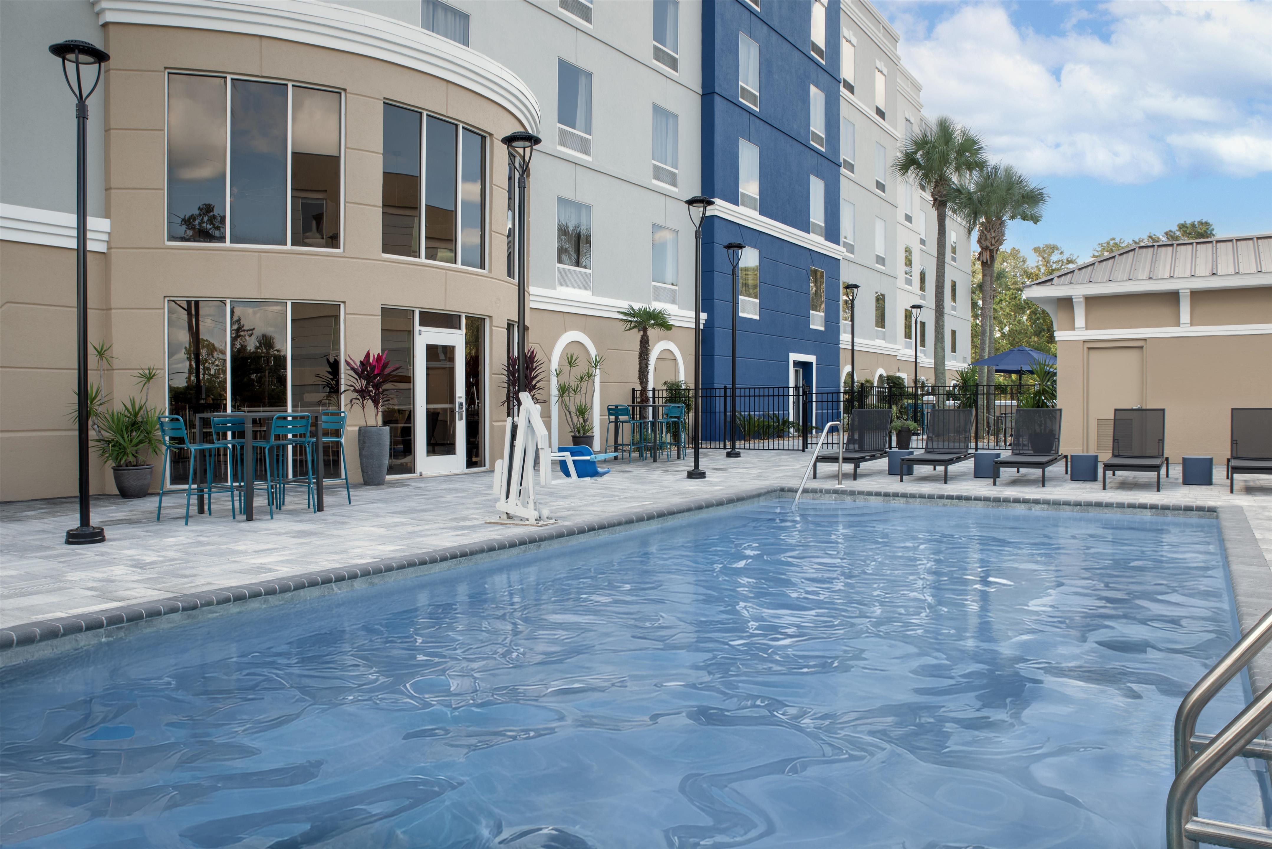 Pool | Hampton Inn & Suites Lake City