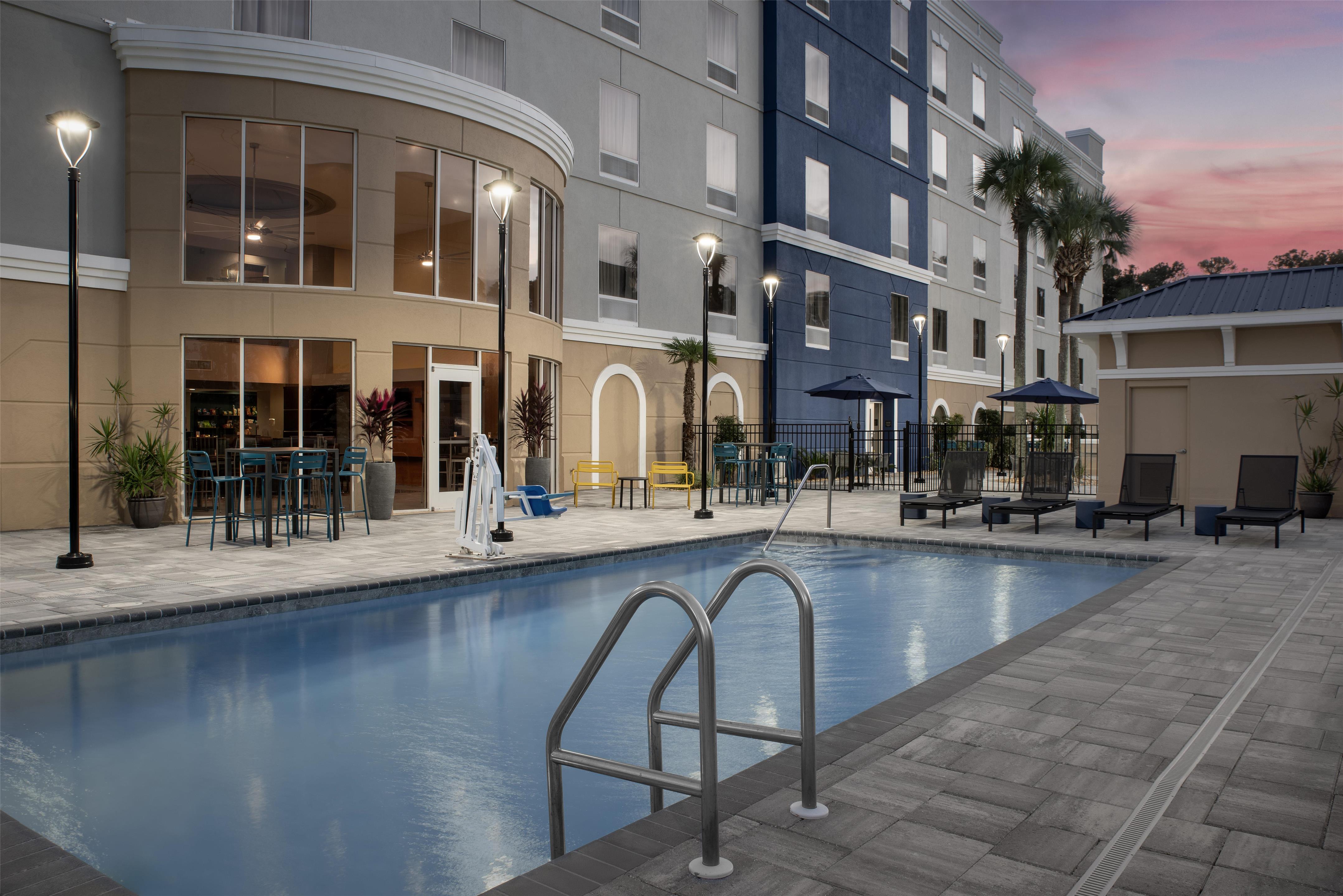 Pool | Hampton Inn & Suites Lake City