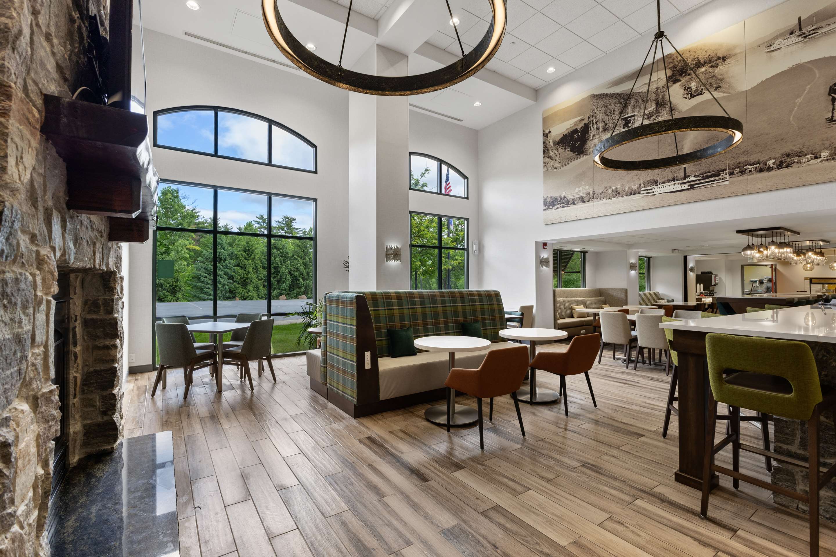 Lobby | Hampton Inn & Suites Lake George