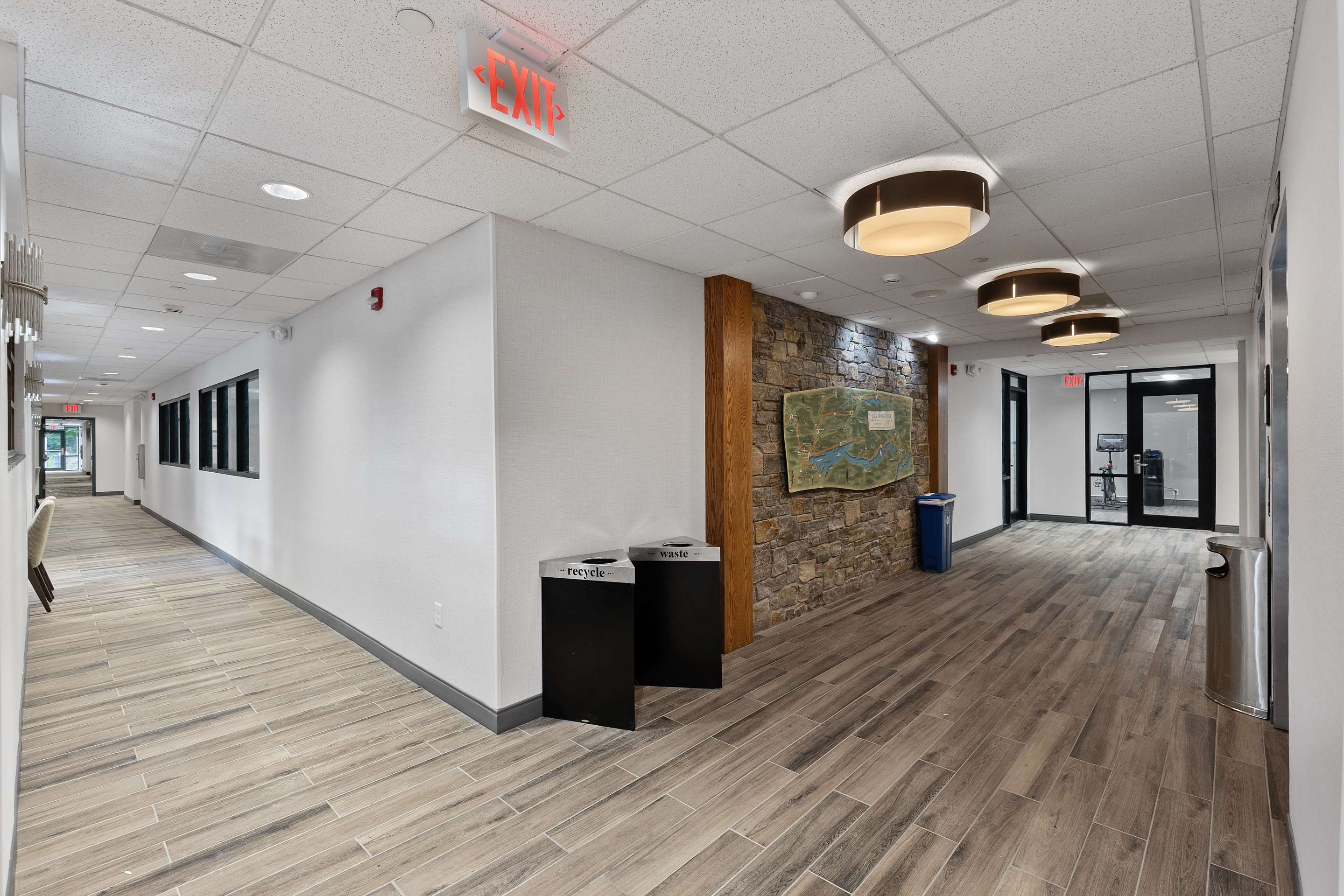 Lobby | Hampton Inn & Suites Lake George