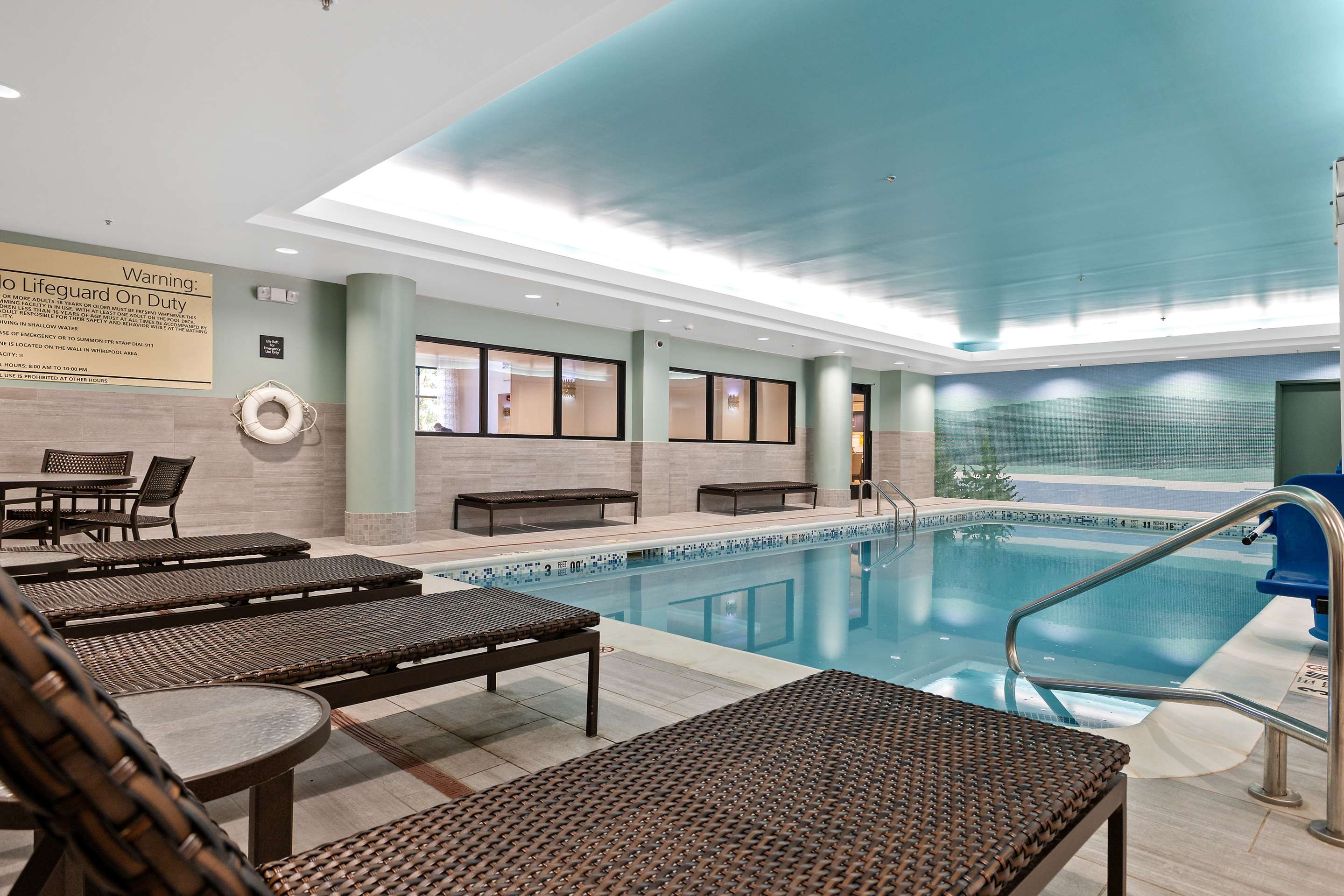 Pool | Hampton Inn & Suites Lake George