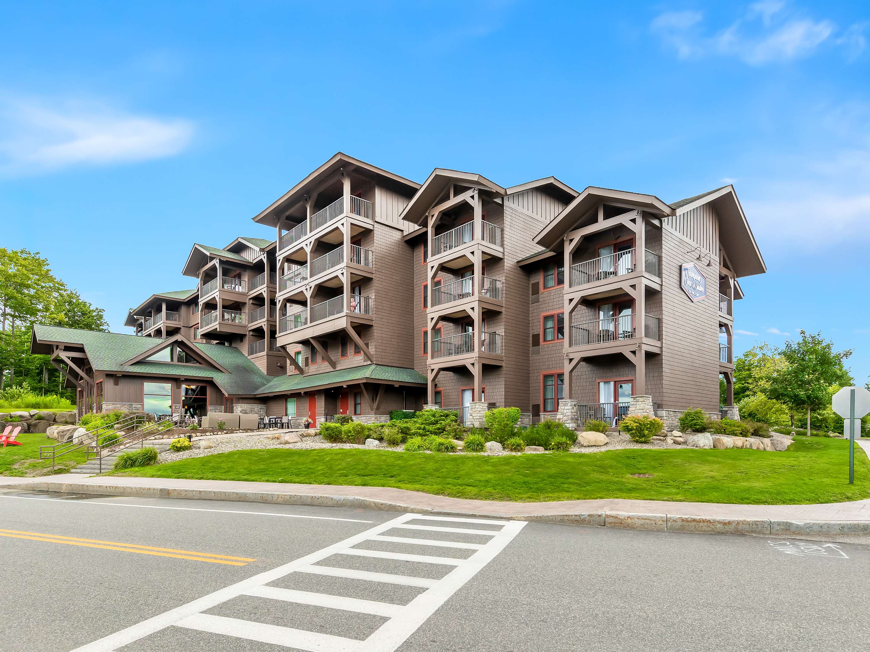 Exterior | Hampton Inn & Suites Lake Placid