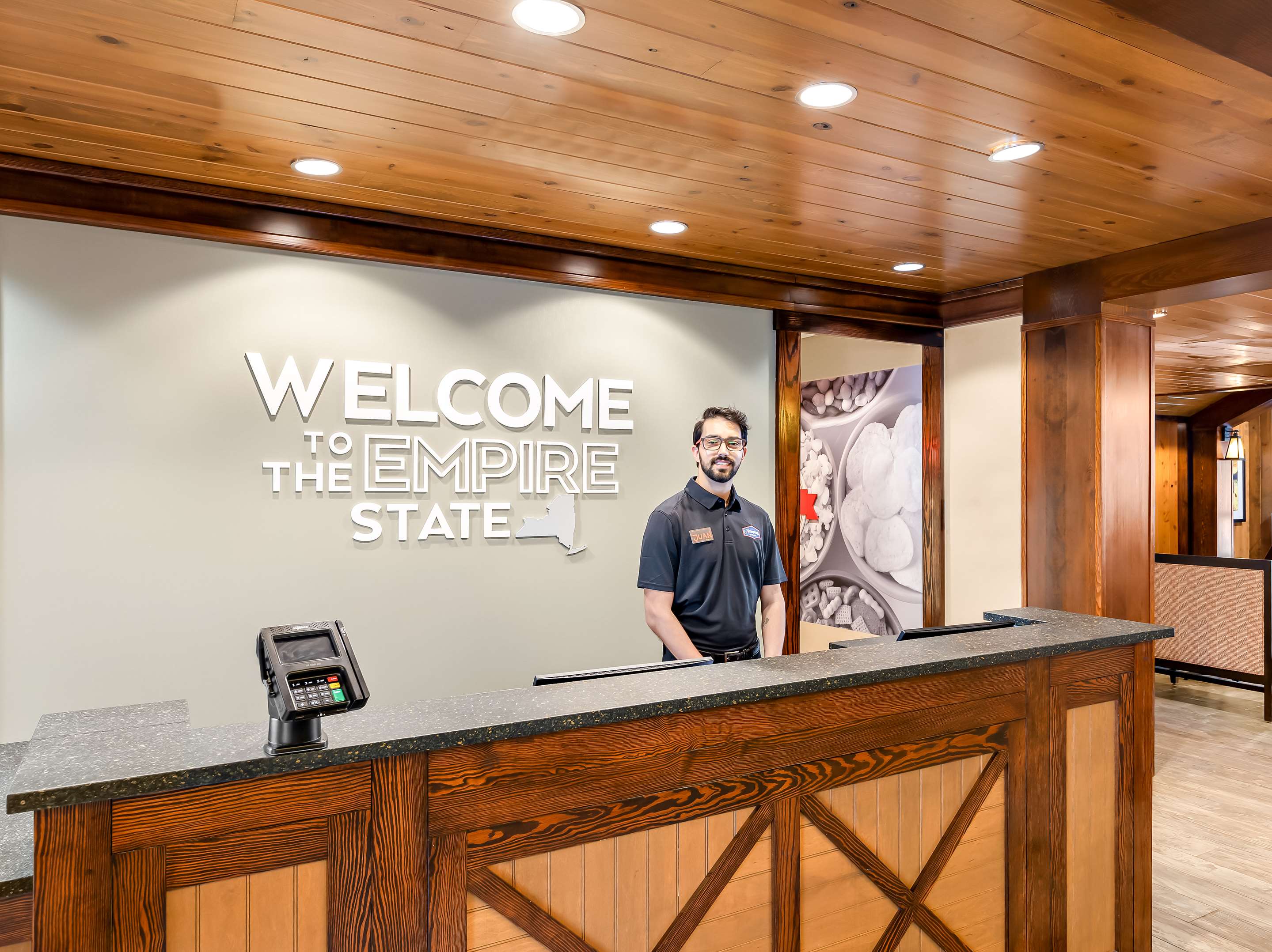 Reception | Hampton Inn & Suites Lake Placid
