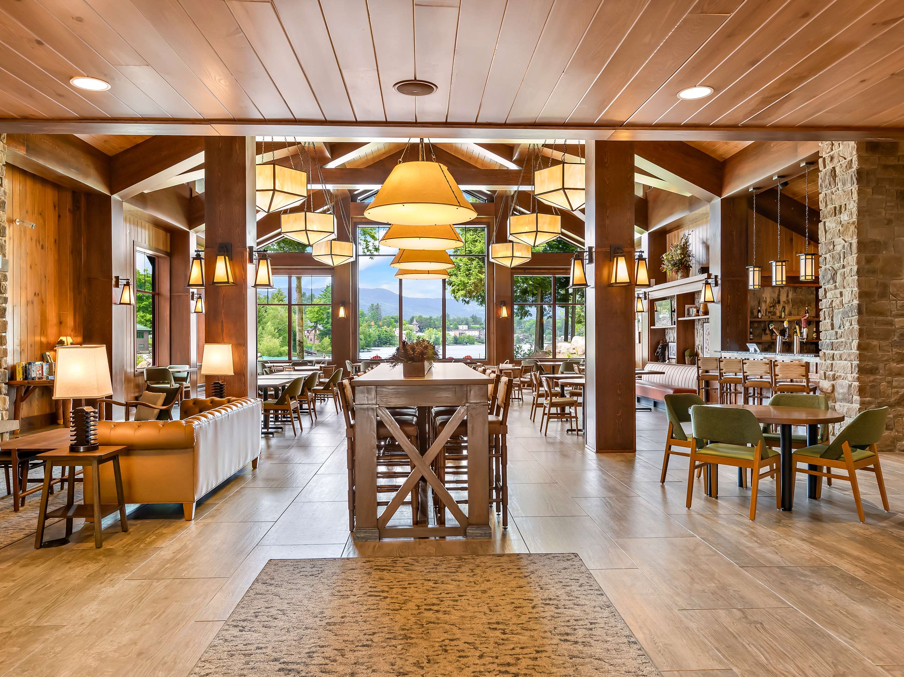 Breakfast Area | Hampton Inn & Suites Lake Placid