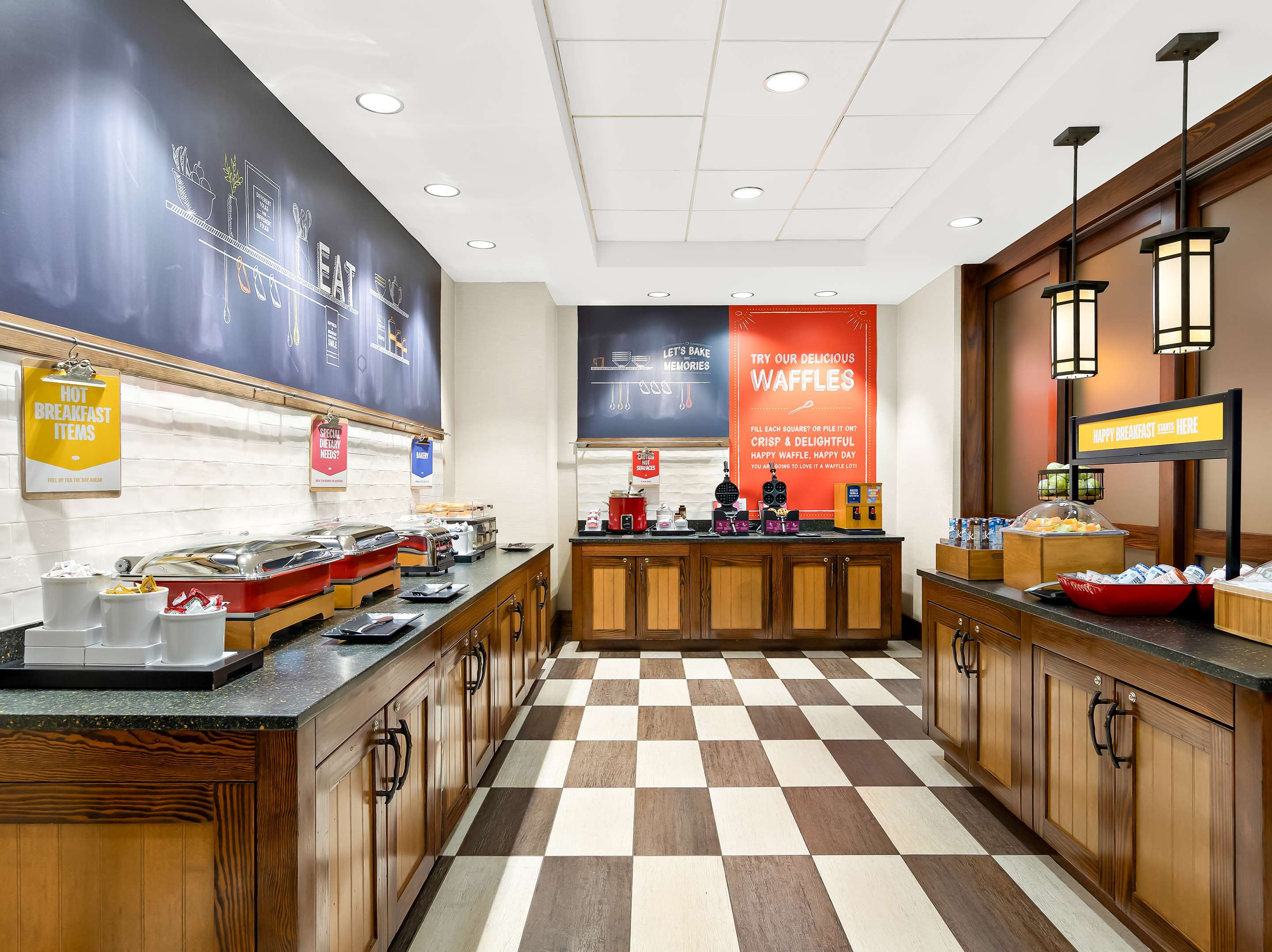 Breakfast Area | Hampton Inn & Suites Lake Placid