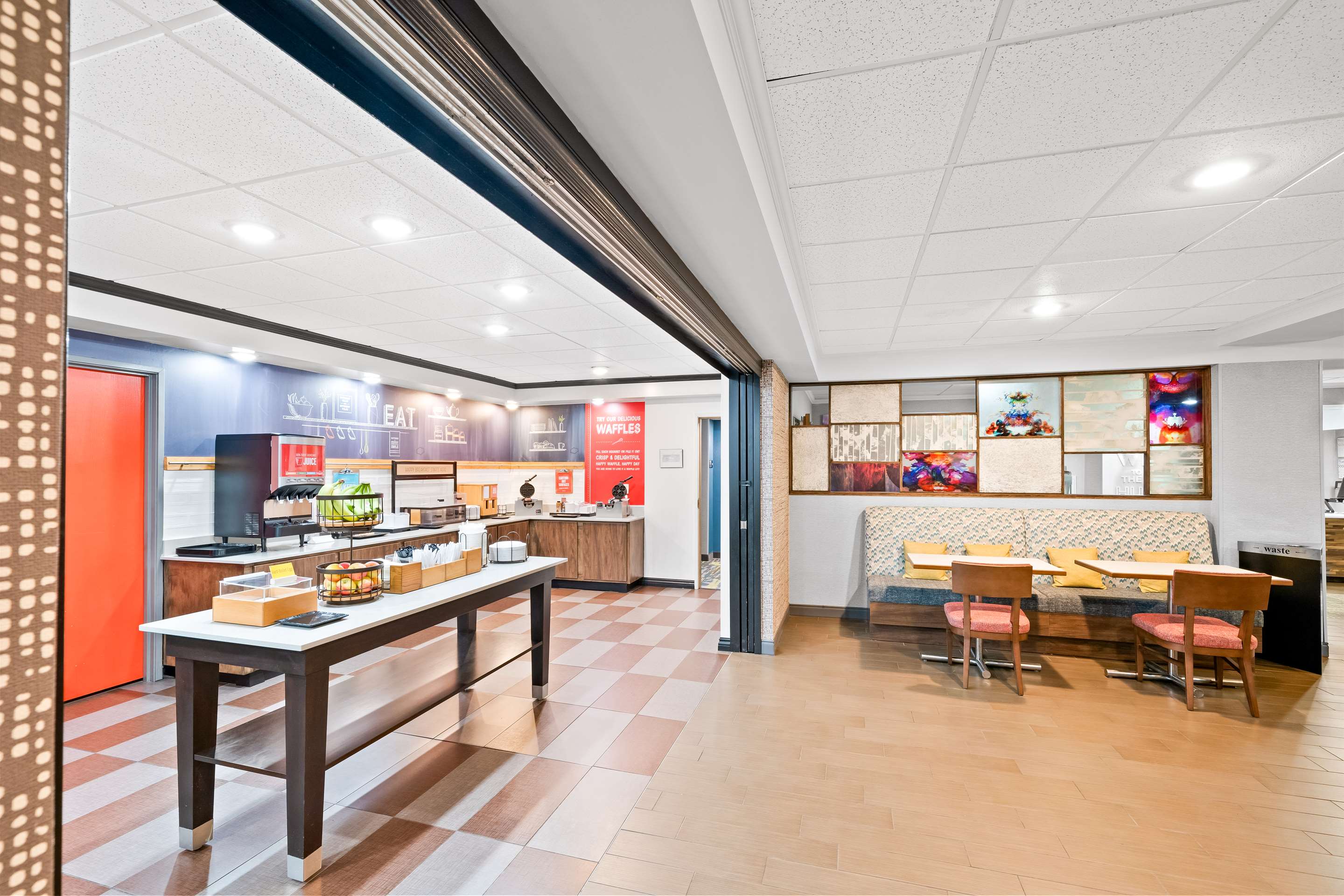 Breakfast Area | Hampton Inn South Heritage Park