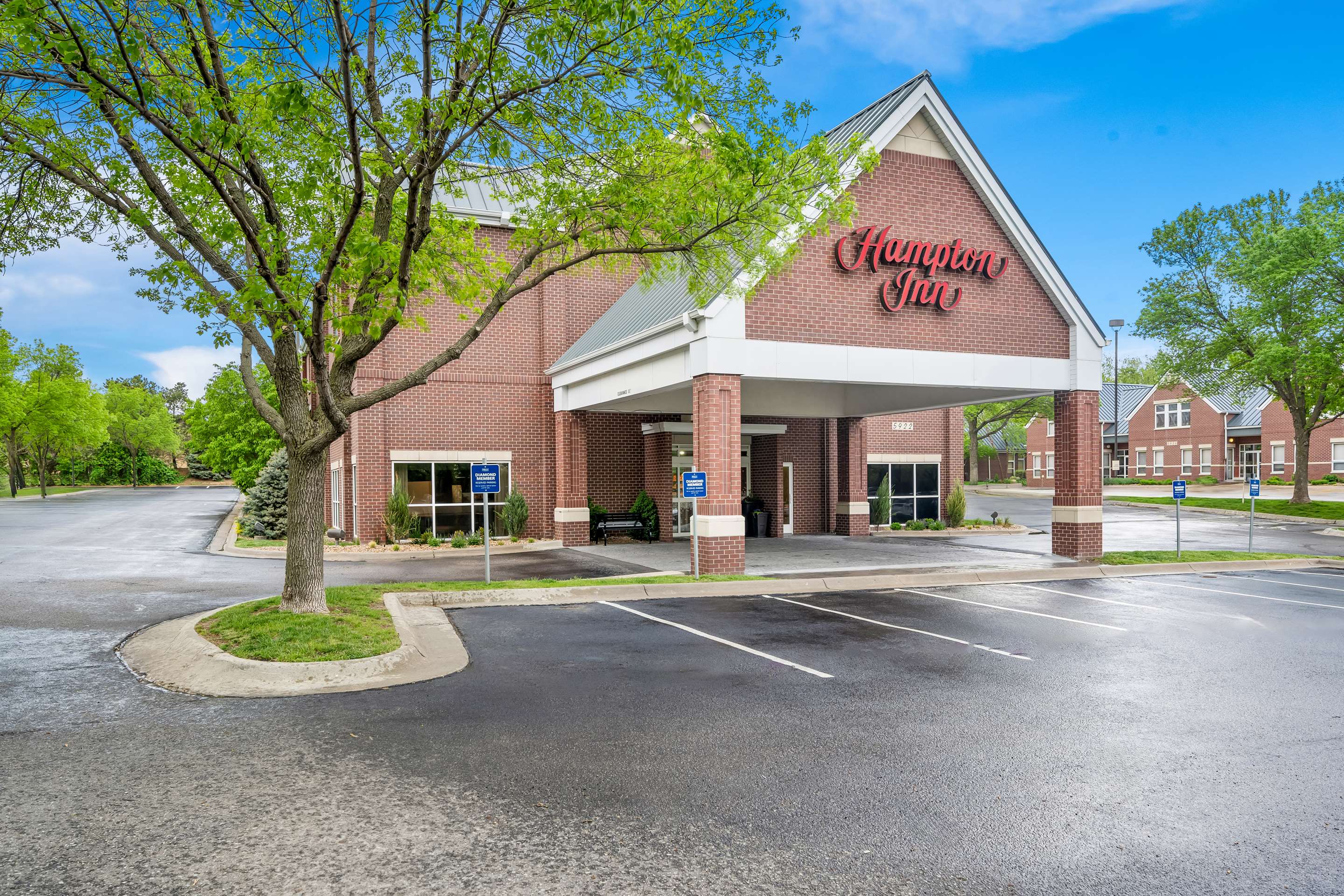 Exterior | Hampton Inn South Heritage Park