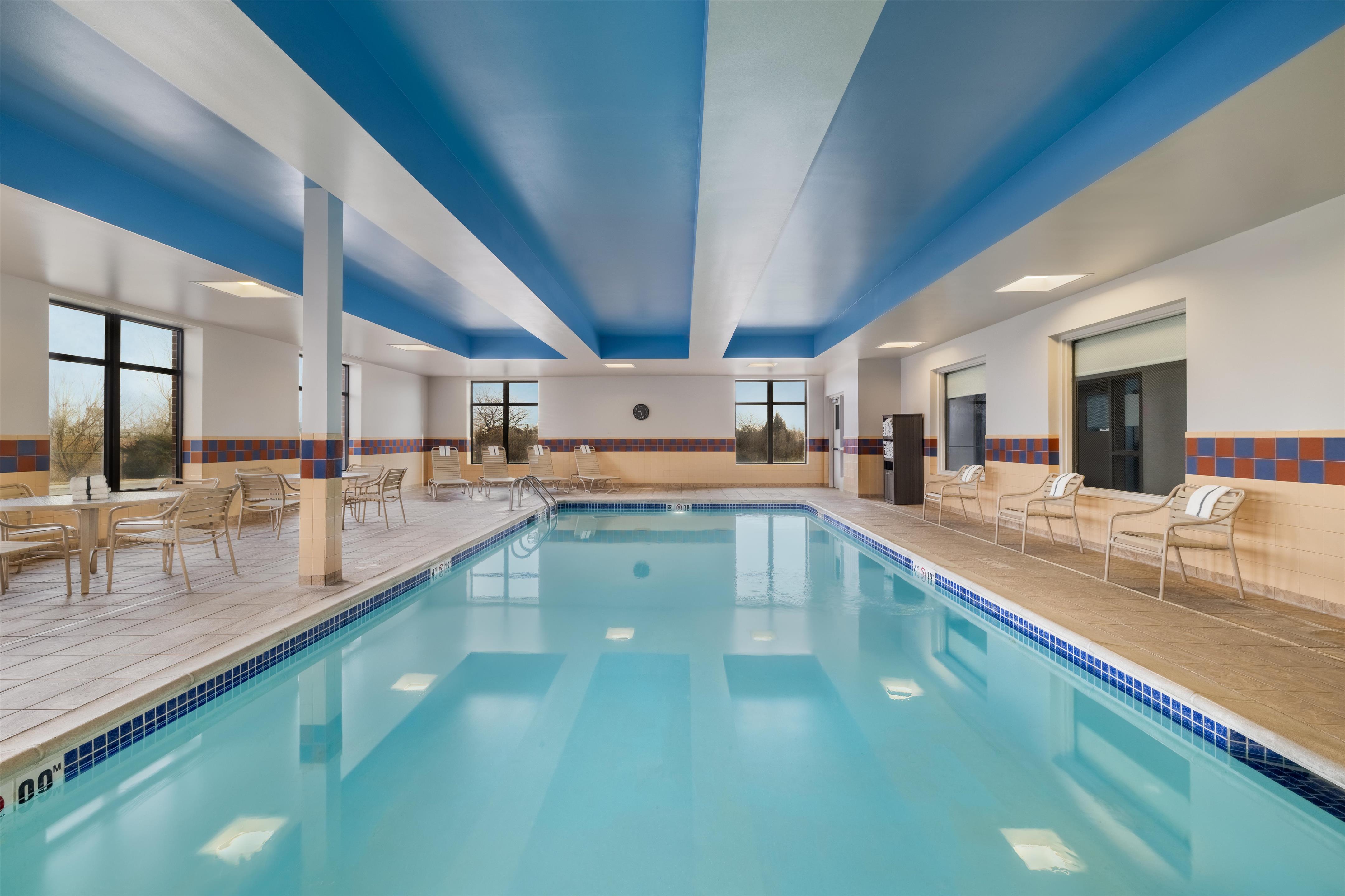 Pool | Hampton Inn & Suites Lincoln - Northeast I-80