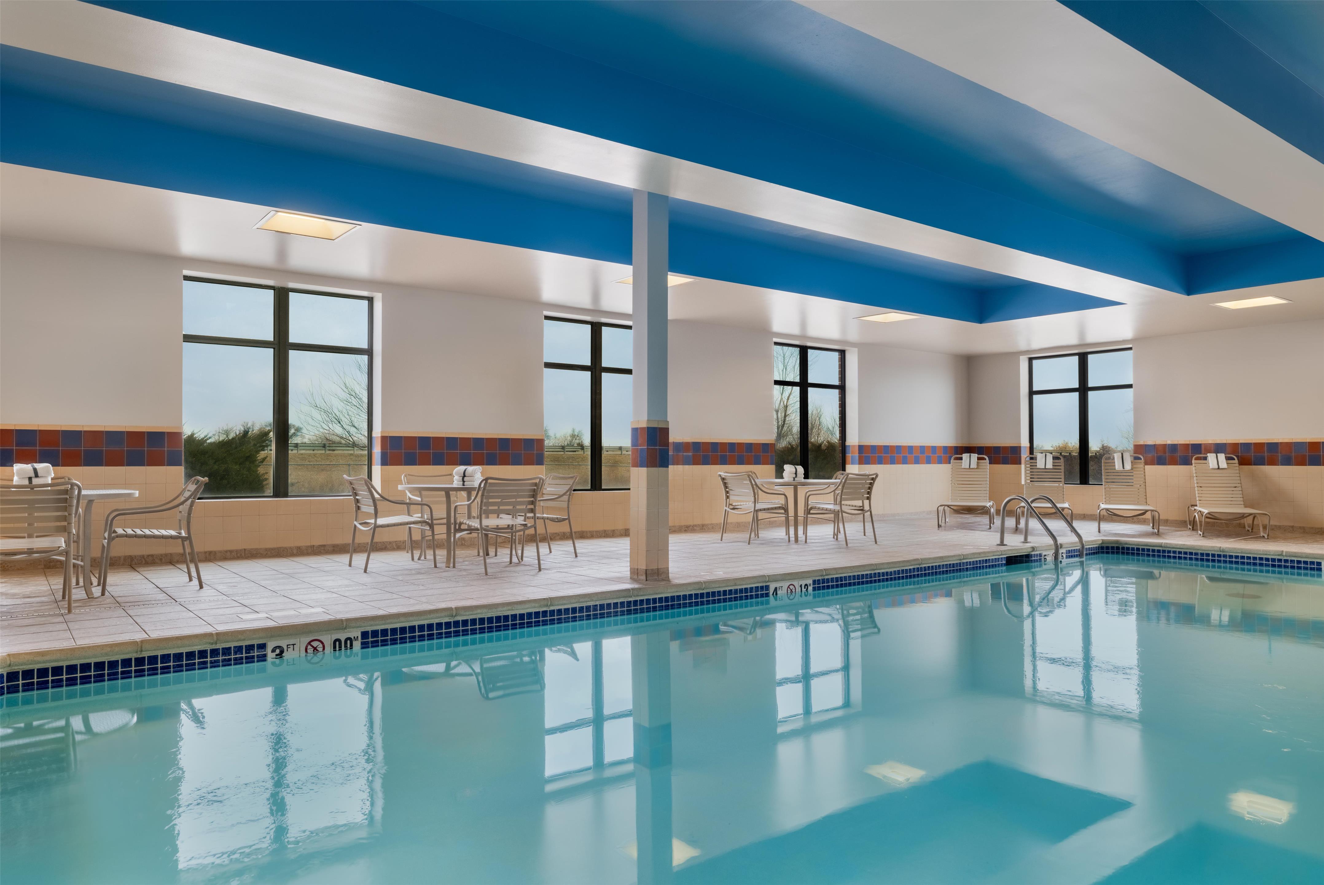 Pool | Hampton Inn & Suites Lincoln - Northeast I-80