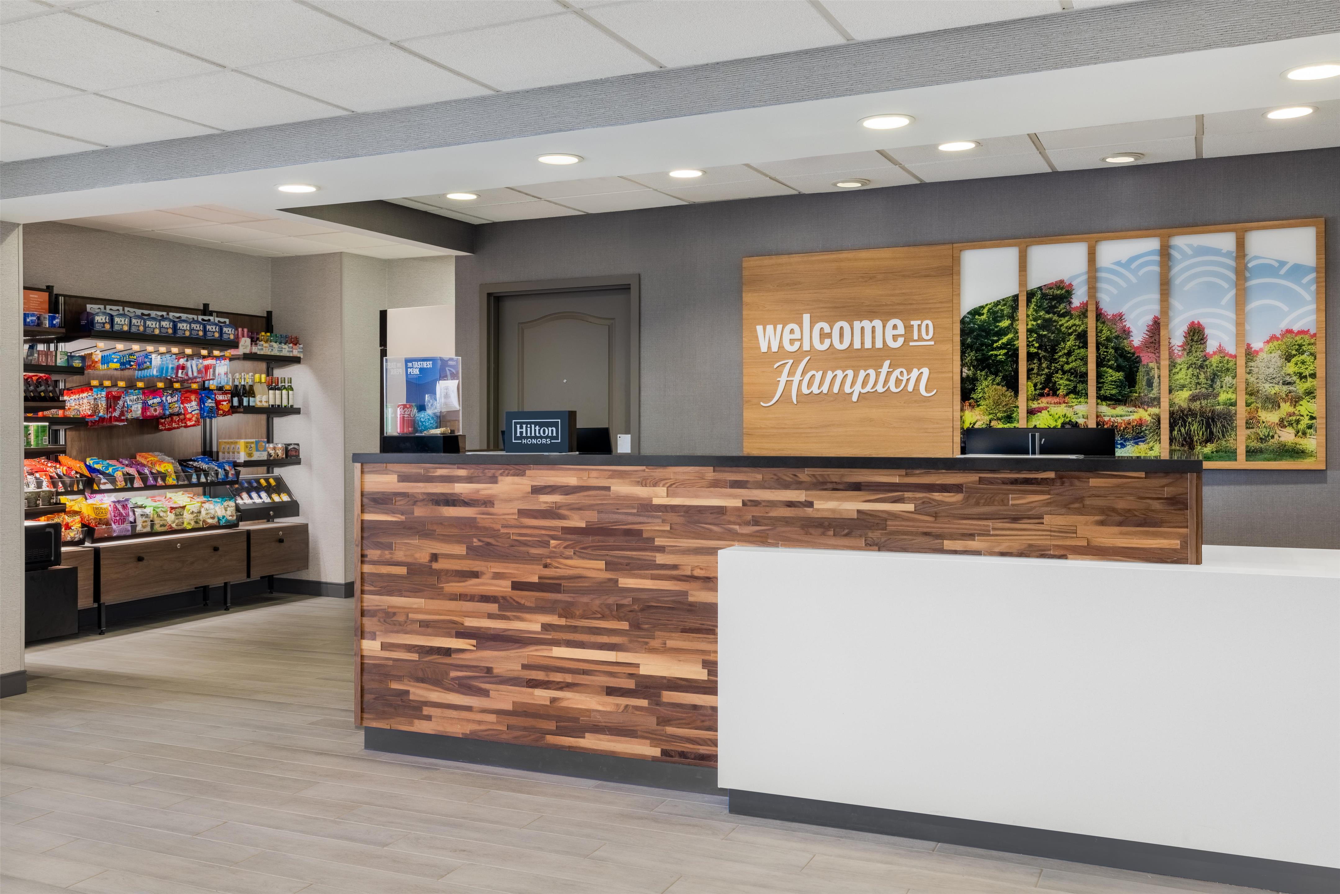 Reception | Hampton Inn & Suites Lincoln - Northeast I-80