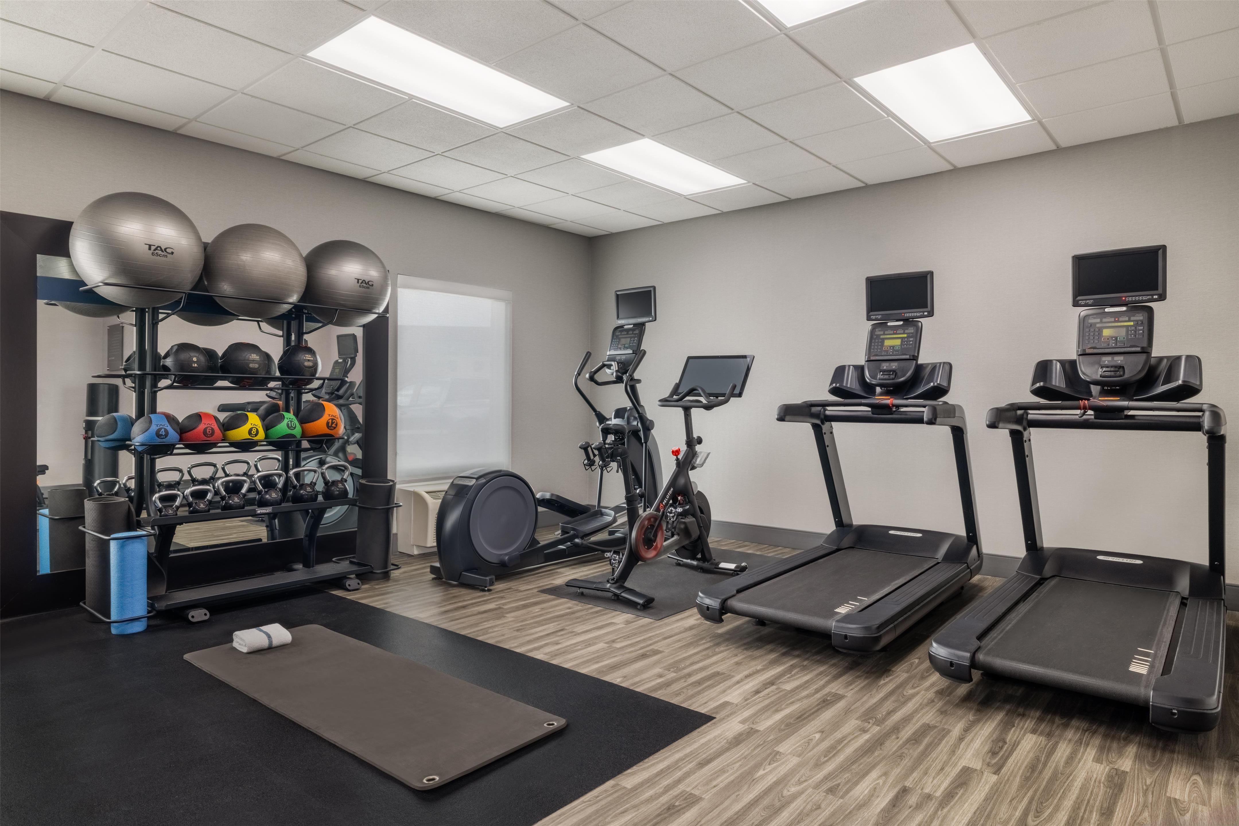 Health club fitness center gym | Hampton Inn & Suites Lincoln - Northeast I-80