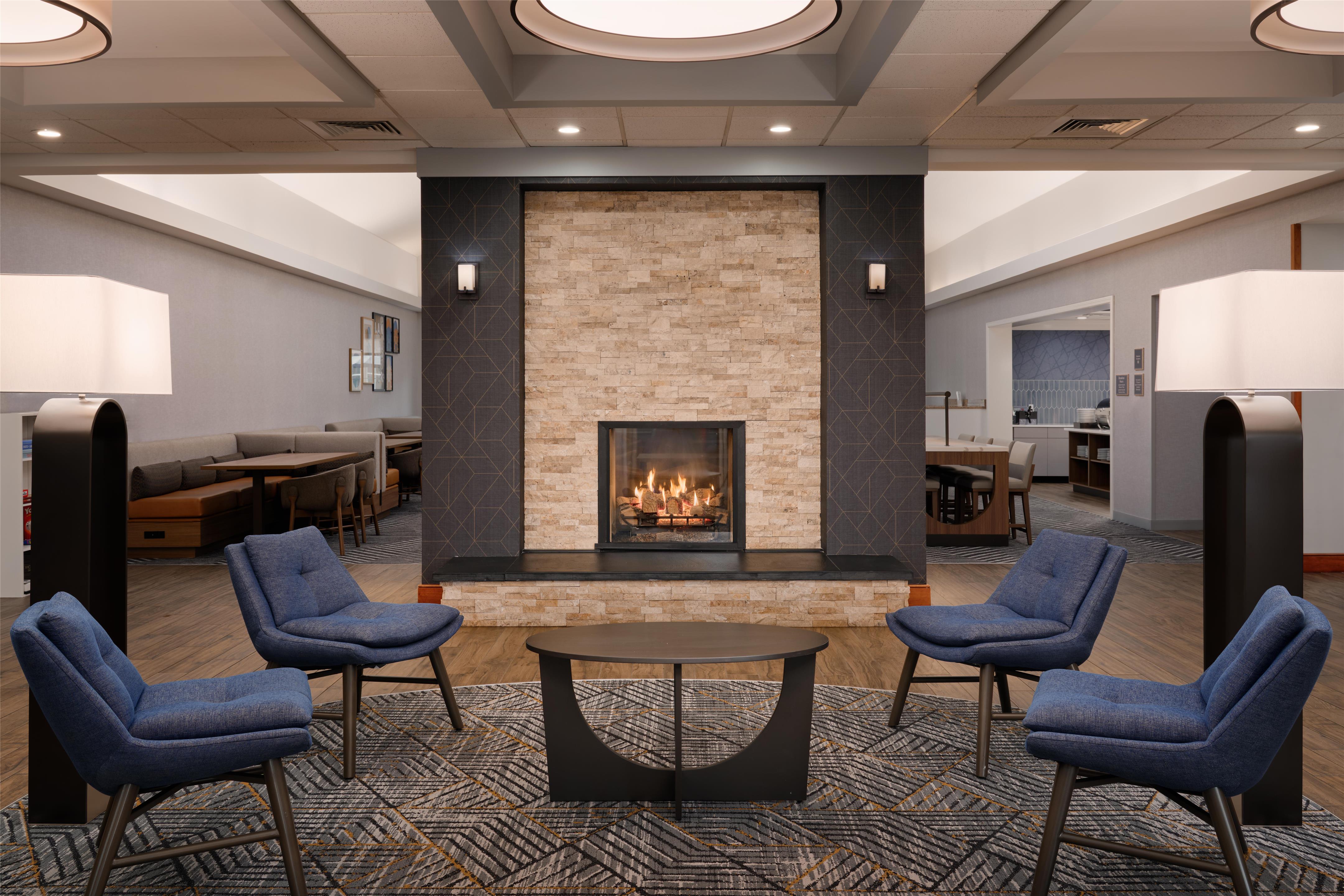 Lobby | Homewood Suites Lancaster