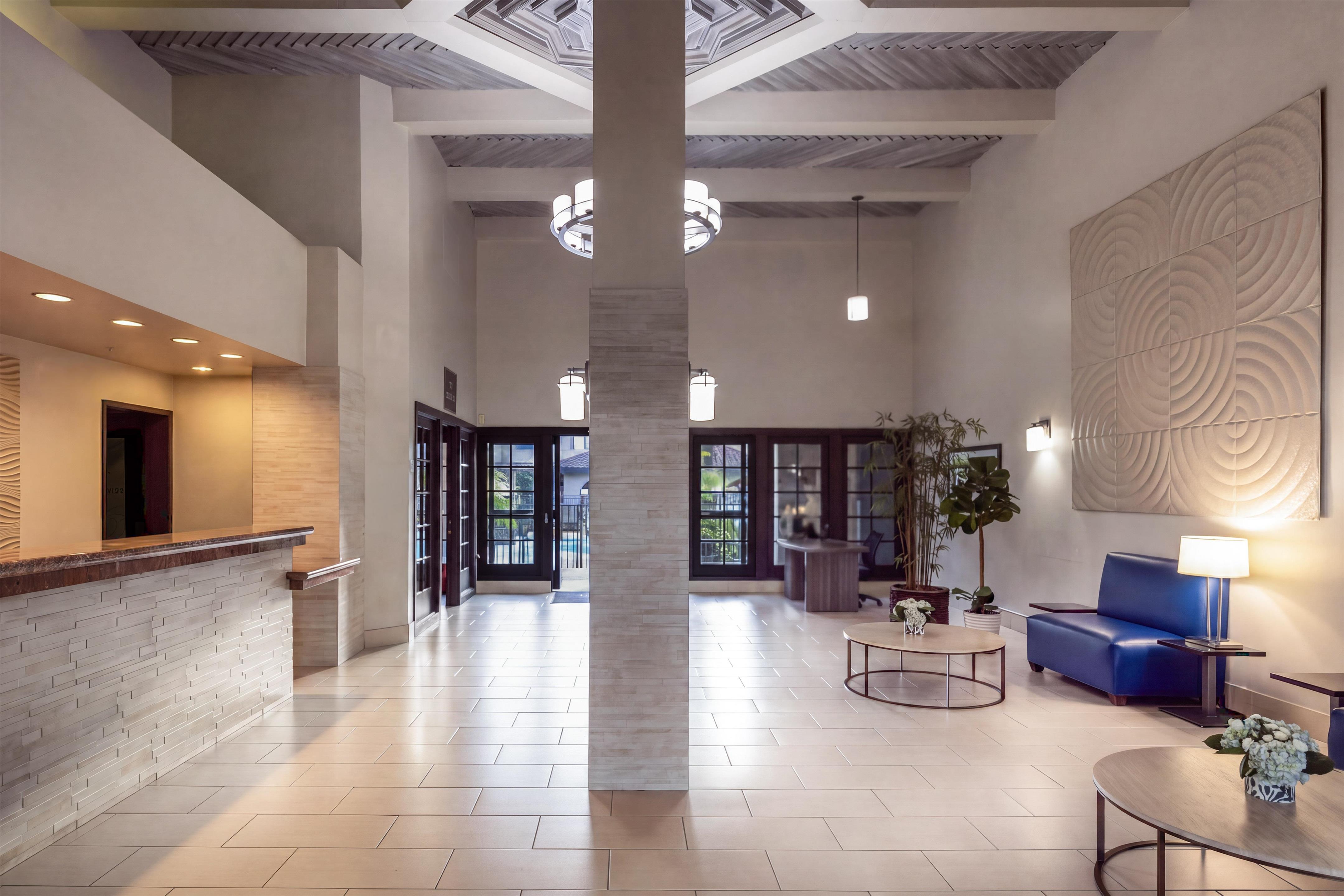 Lobby | Embassy Suites by Hilton Lompoc Central Coast