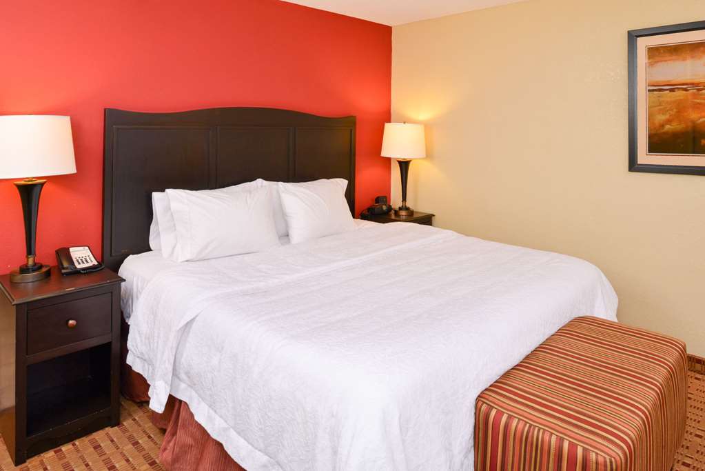 Hampton Inn Williamsburg Room Type - 1KG MOB HEAR ACC RI-SHW NS
