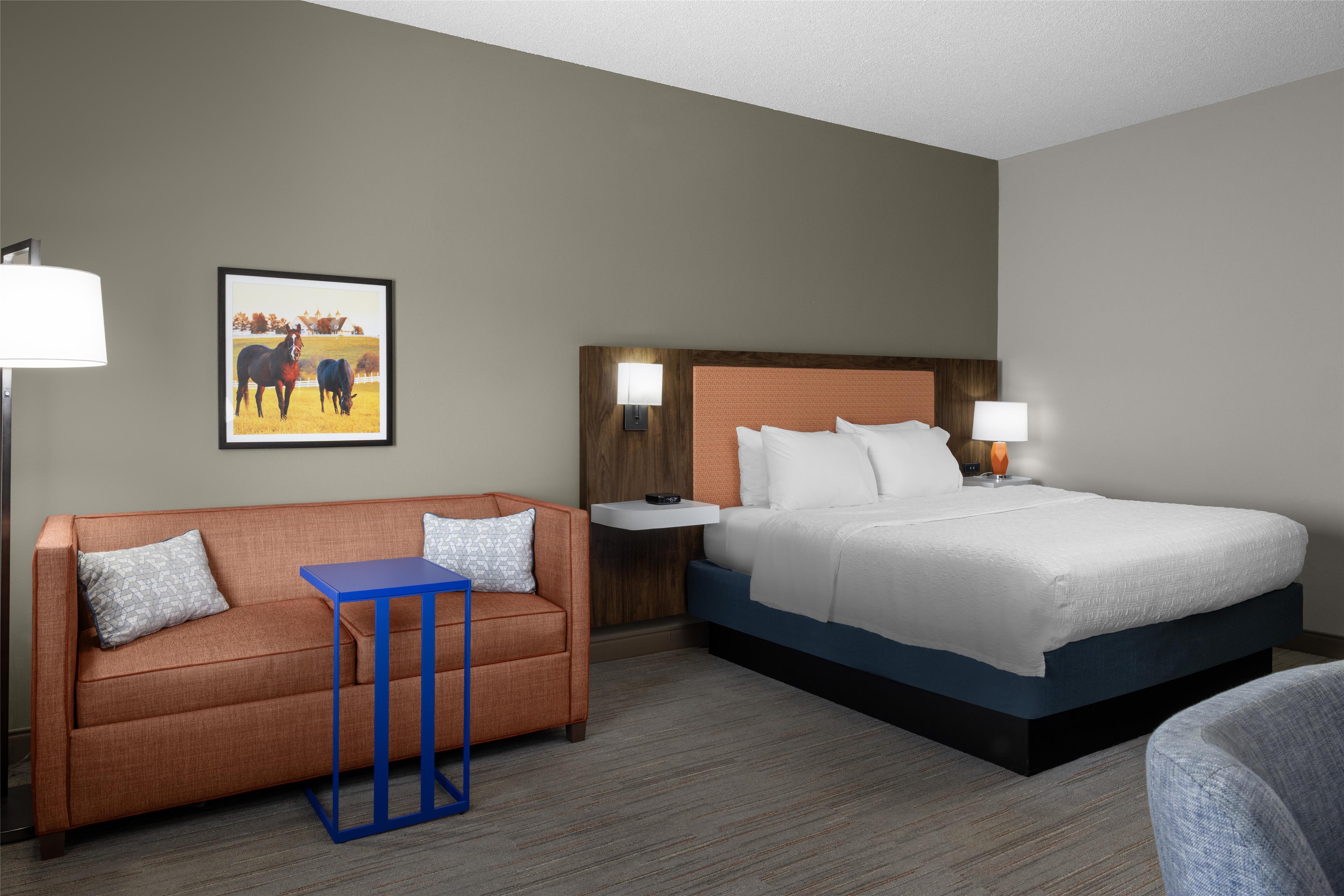Hampton Inn Williamsburg Room Type - 1 KNG STUDY NONSMOKING