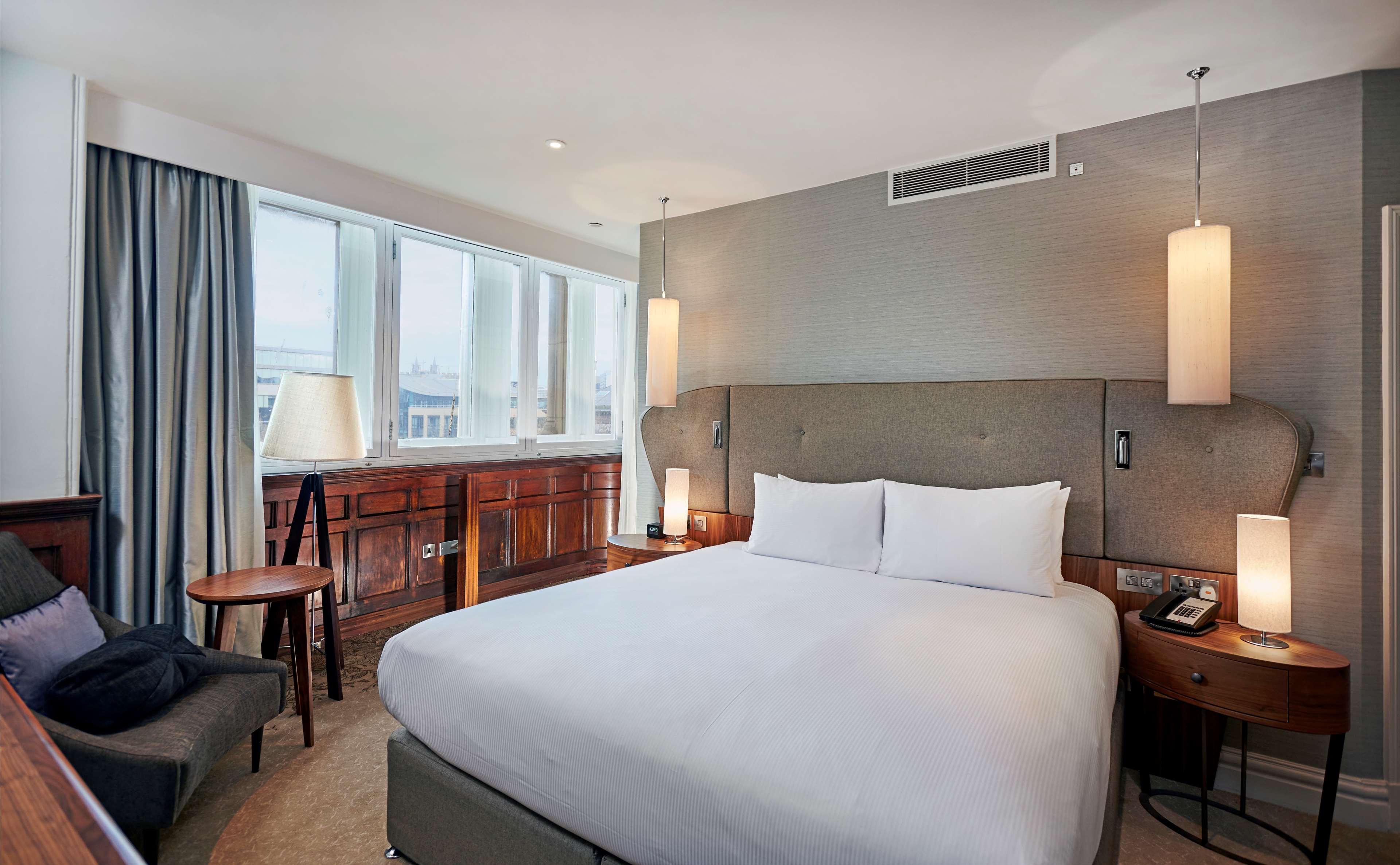 DoubleTree By Hilton Hotel & Spa Liverpool Room Type - KING GUEST ROOM