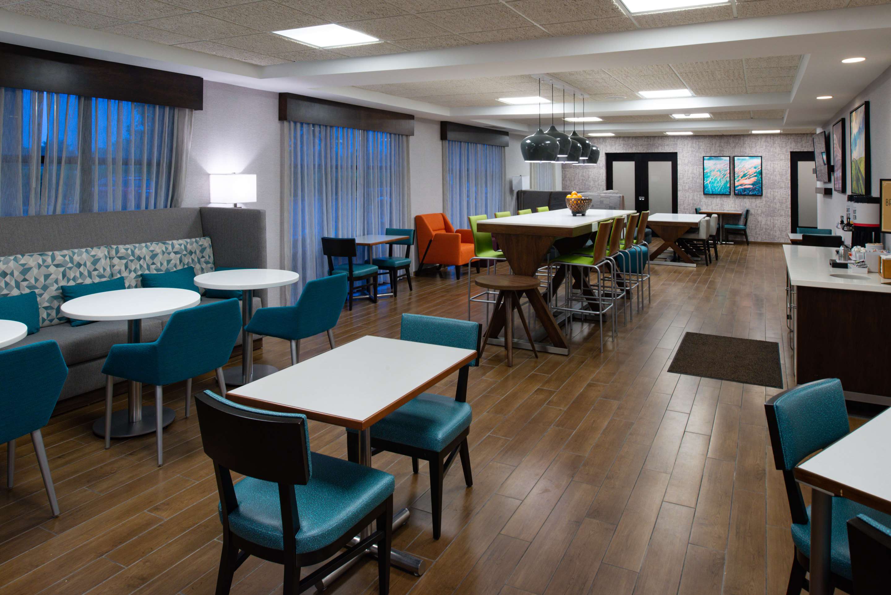 Breakfast Area | Hampton Inn LaPorte IN