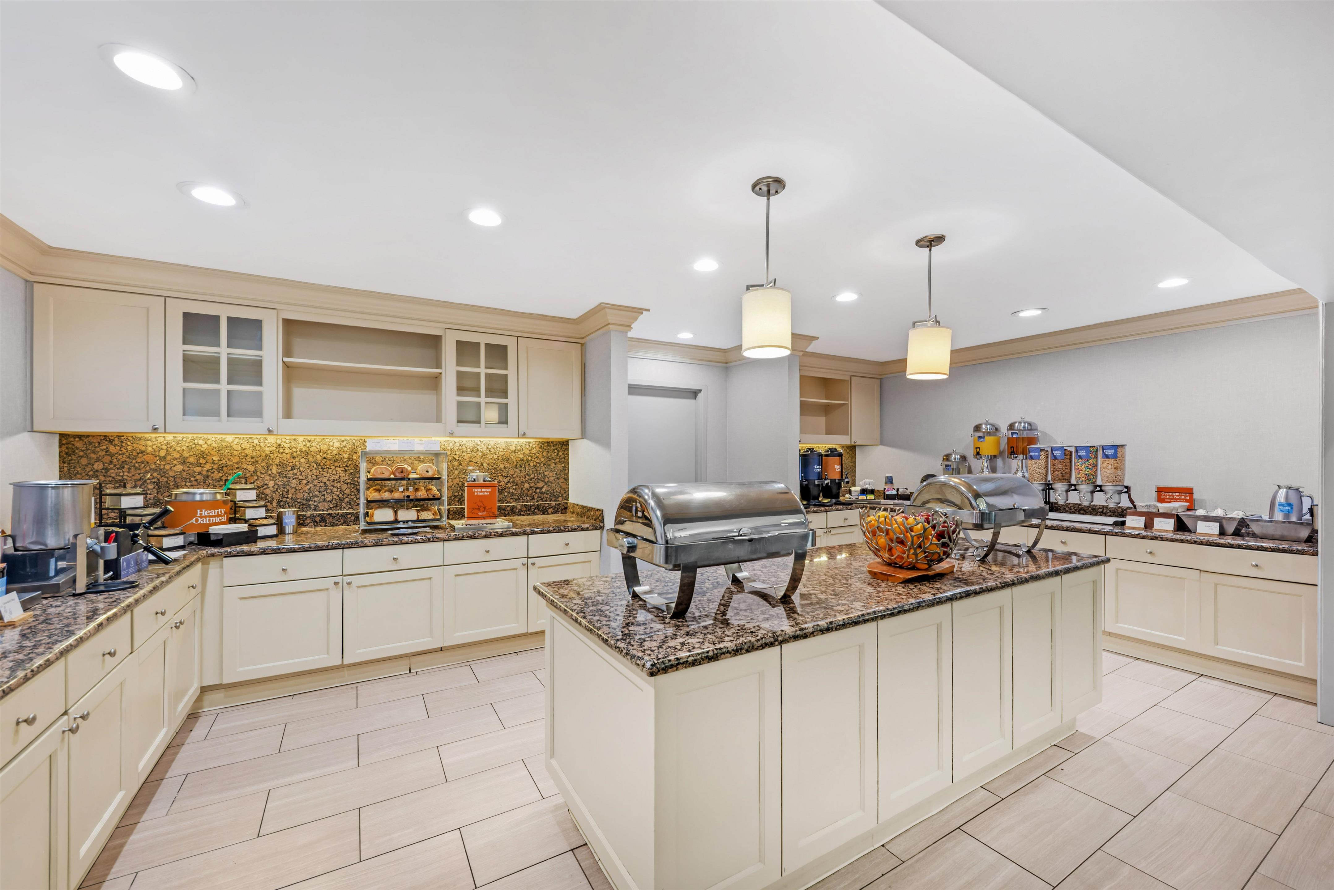 Breakfast Area | Homewood Suites by Hilton Laredo at Mall del Norte
