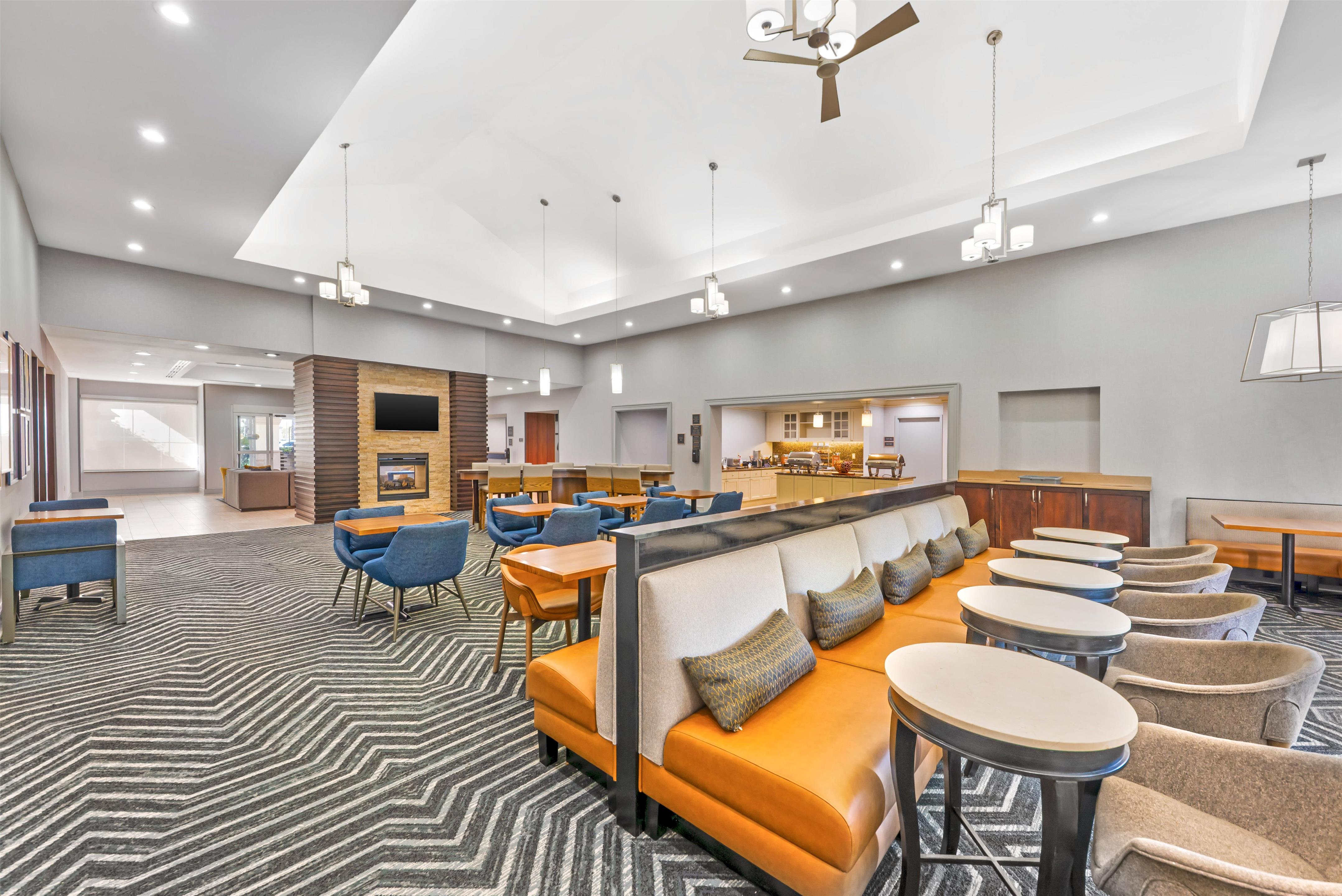 Breakfast Area | Homewood Suites by Hilton Laredo at Mall del Norte