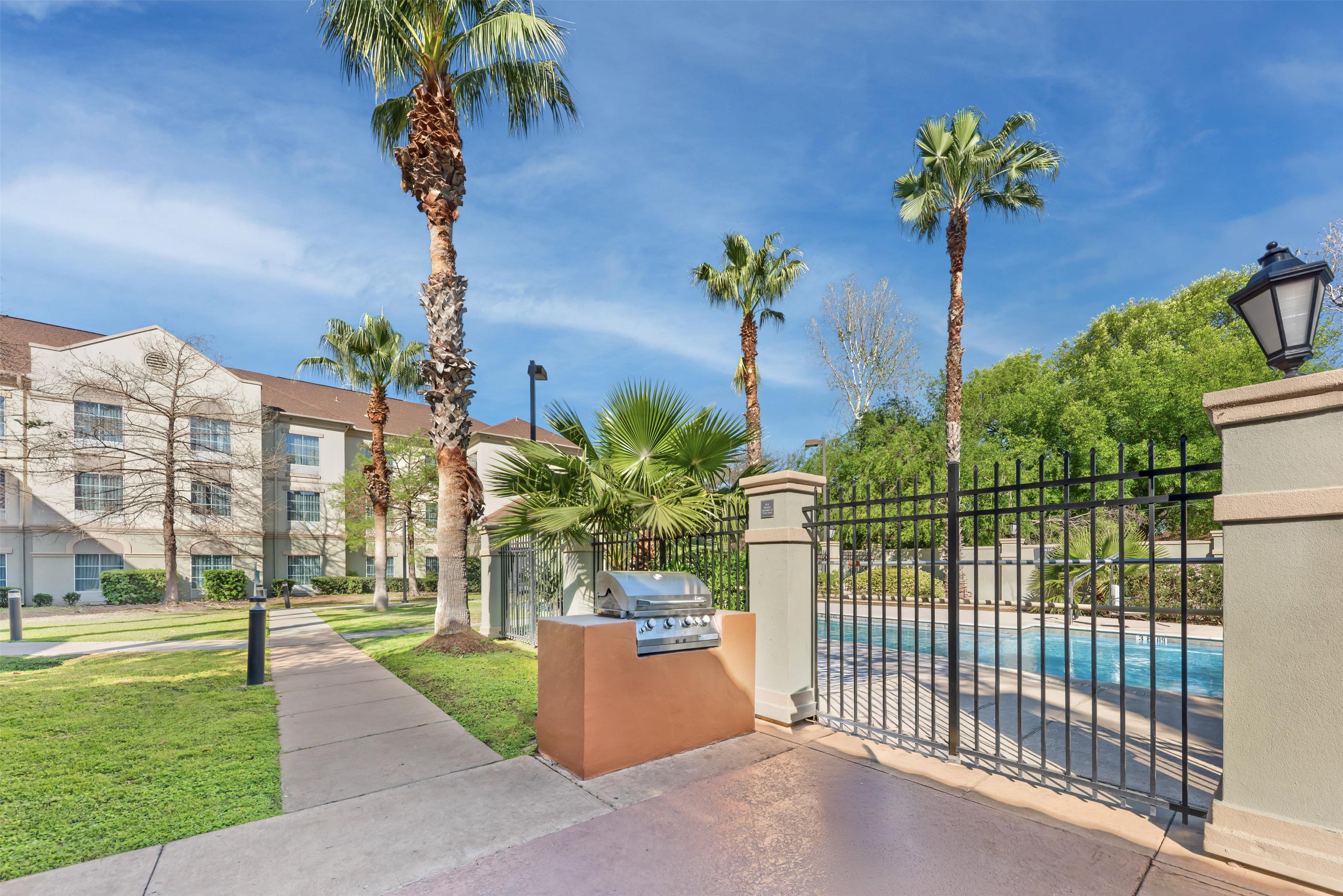 Exterior | Homewood Suites by Hilton Laredo at Mall del Norte