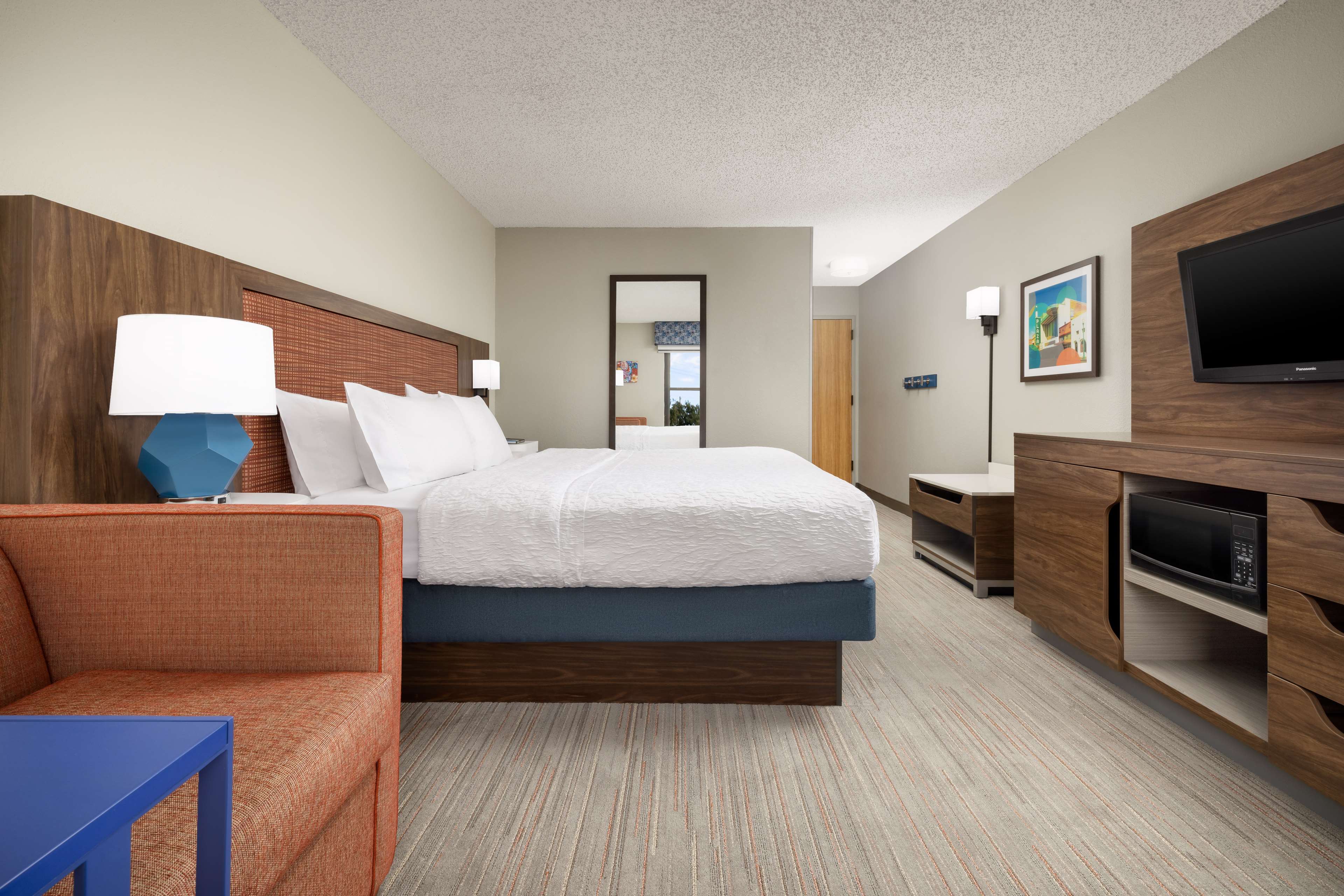 Hampton Inn by Hilton Laredo Room Type - 1 KING SFBD MIC FRG NS