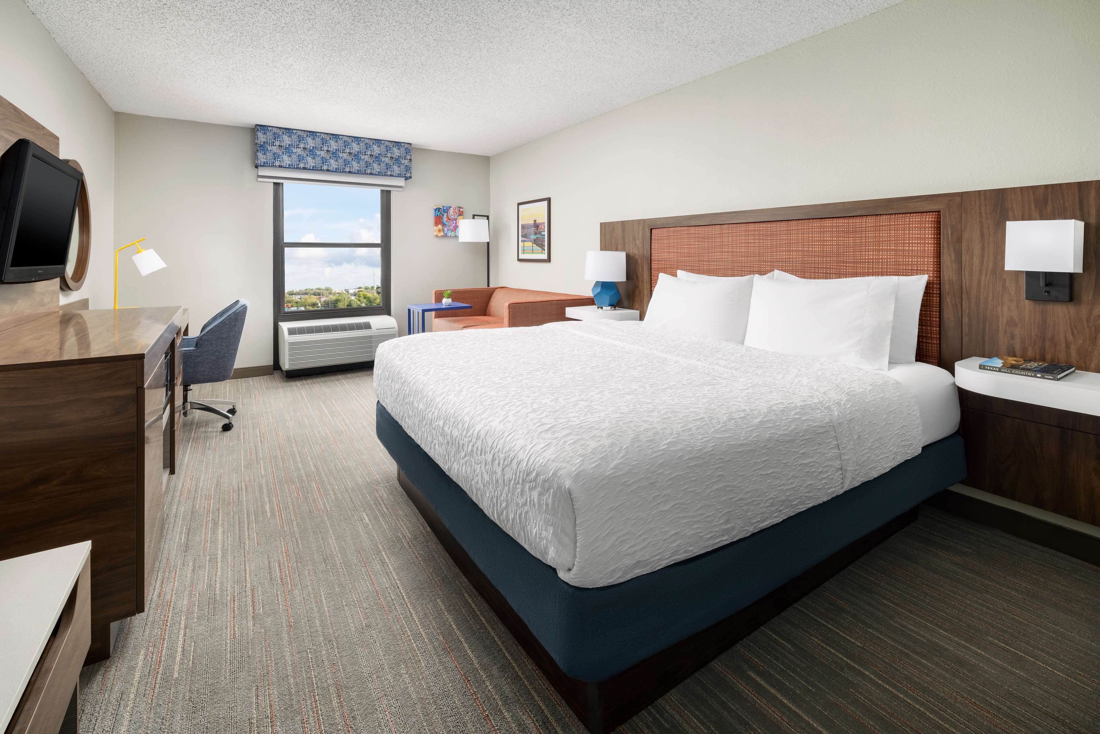 Hampton Inn by Hilton Laredo Room Type - 1KING STUDY SOFABED NOSMOK