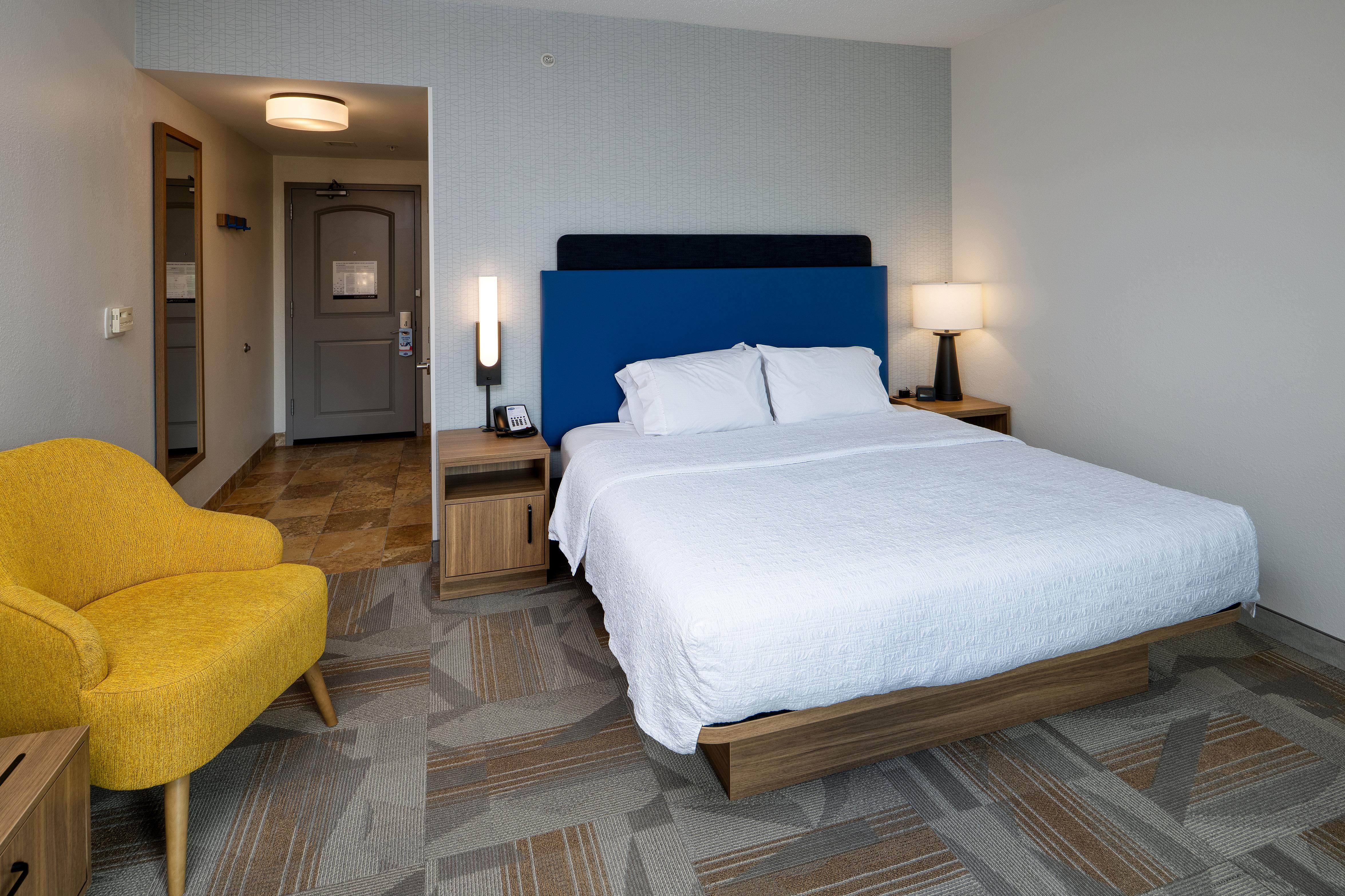 Hampton Inn Tomah - Tap to explore photos