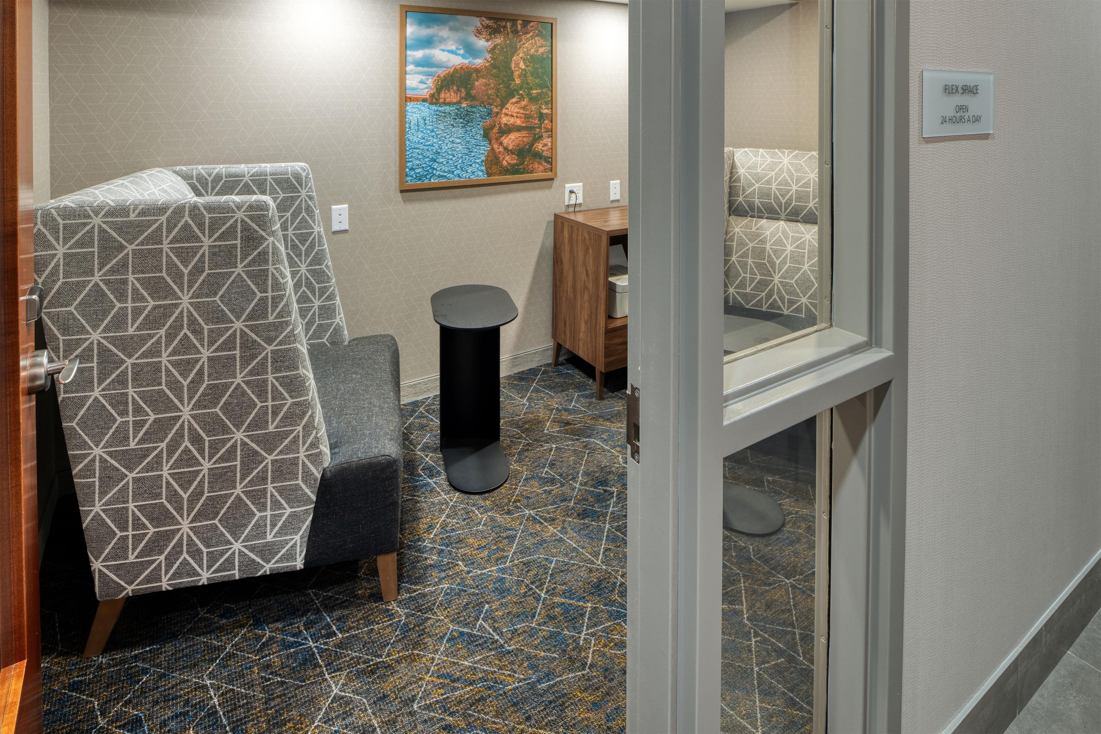 Meeting Room | Hampton Inn Tomah